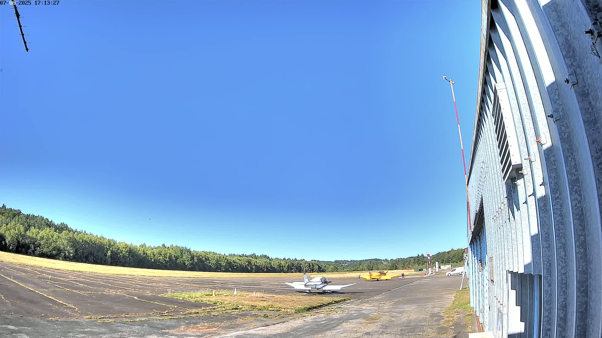 Aéroport Egletons Airport Live Cam  - Ussel, Correze, Nouvelle-Aquitaine, France