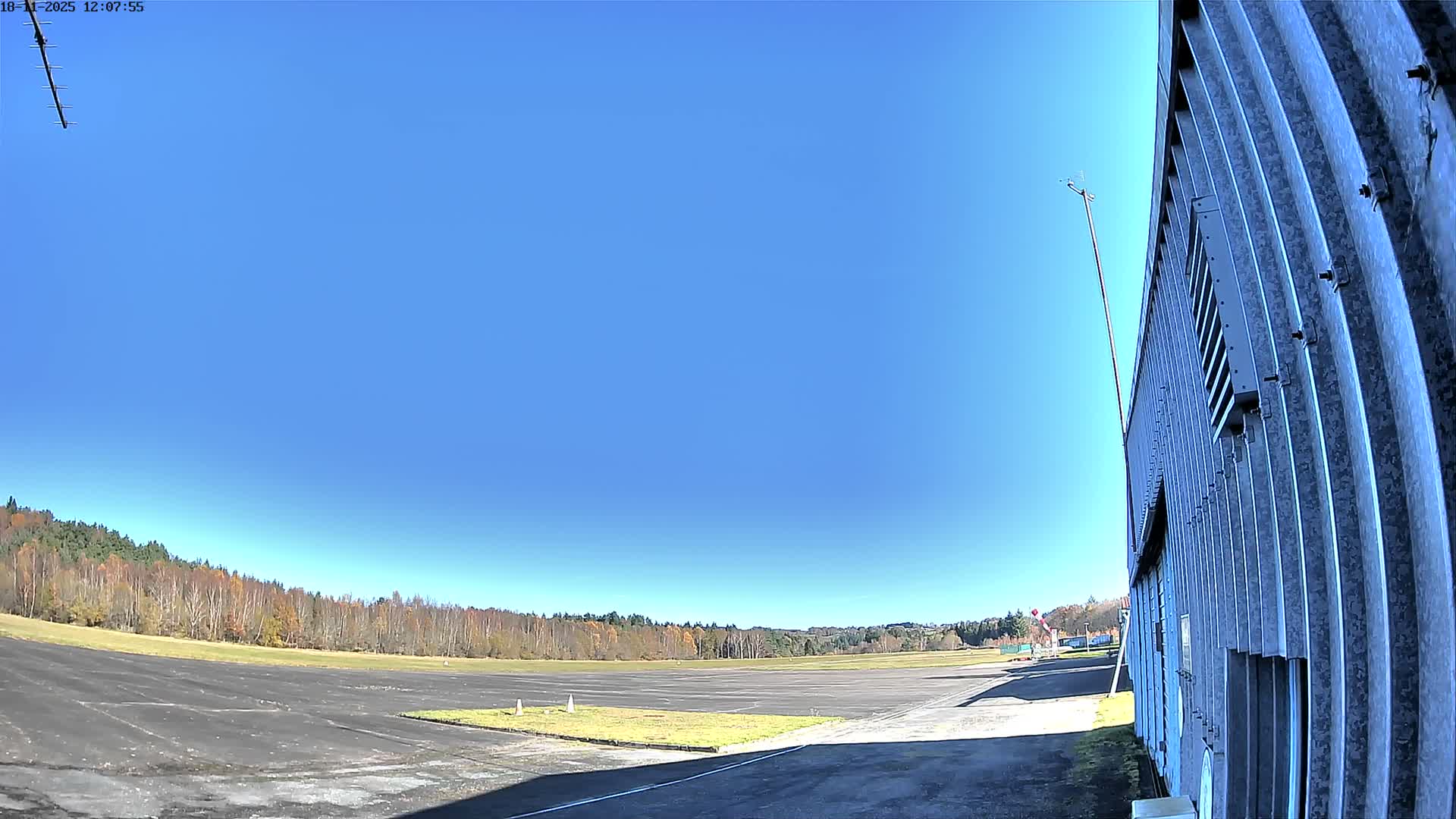 Aéroport Egletons Airport Live Cam  - Ussel, Correze, Nouvelle-Aquitaine, France