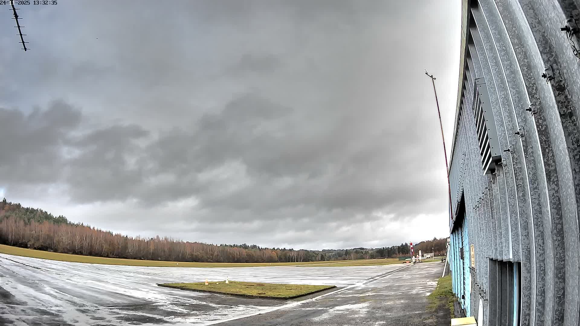 Aéroport Egletons Airport Live Cam  - Ussel, Correze, Nouvelle-Aquitaine, France