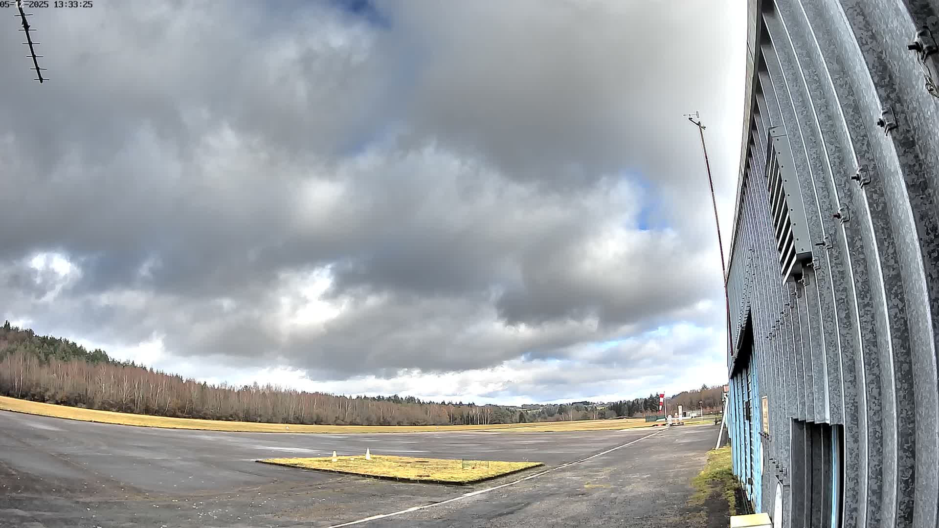 Aéroport Egletons Airport Live Cam  - Ussel, Correze, Nouvelle-Aquitaine, France