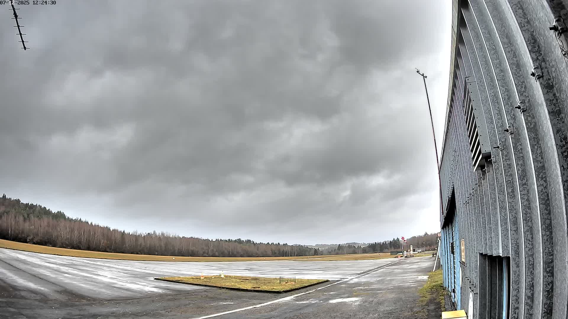 Aéroport Egletons Airport Live Cam  - Ussel, Correze, Nouvelle-Aquitaine, France