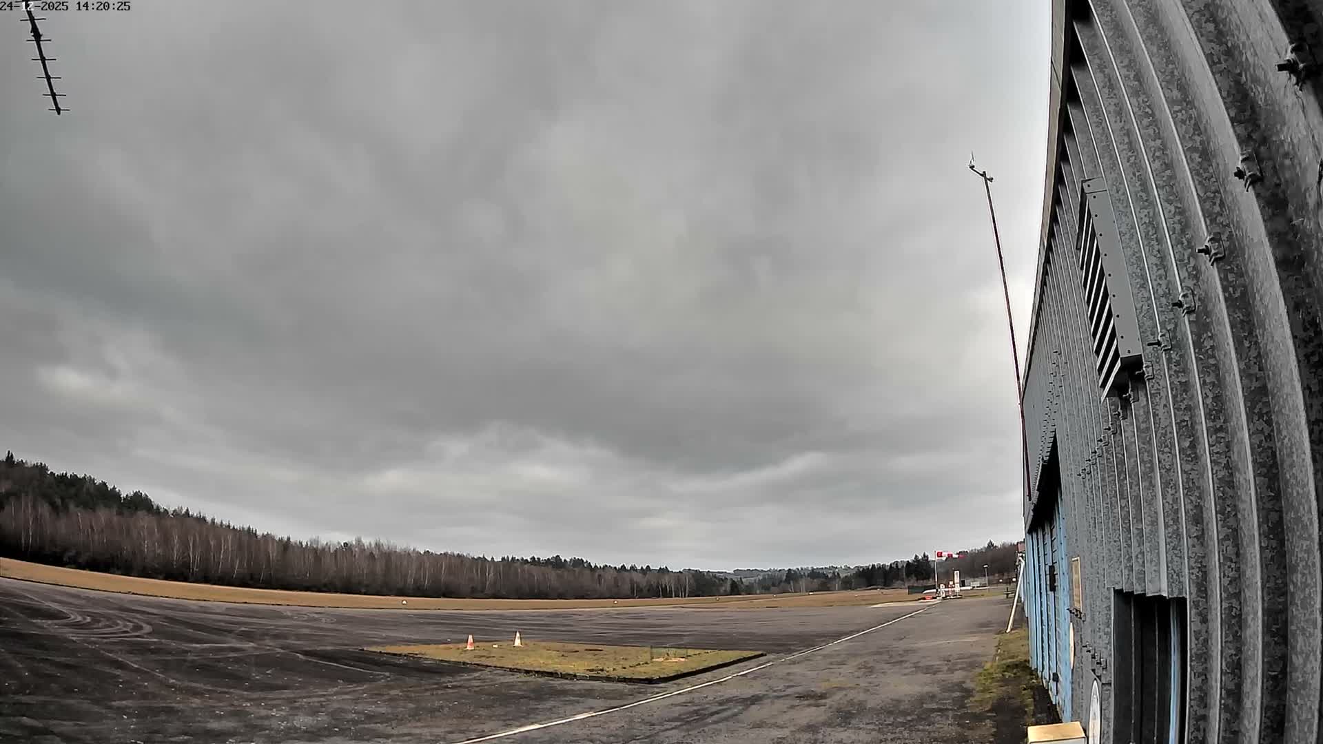 Aéroport Egletons Airport Live Cam  - Ussel, Correze, Nouvelle-Aquitaine, France