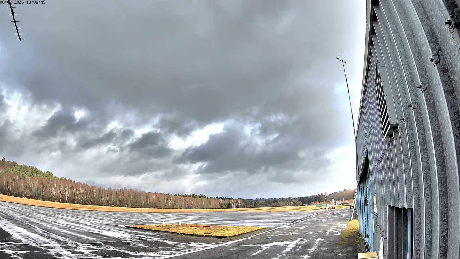 Aéroport Egletons Airport Live Cam  - Ussel, Correze, Nouvelle-Aquitaine, France