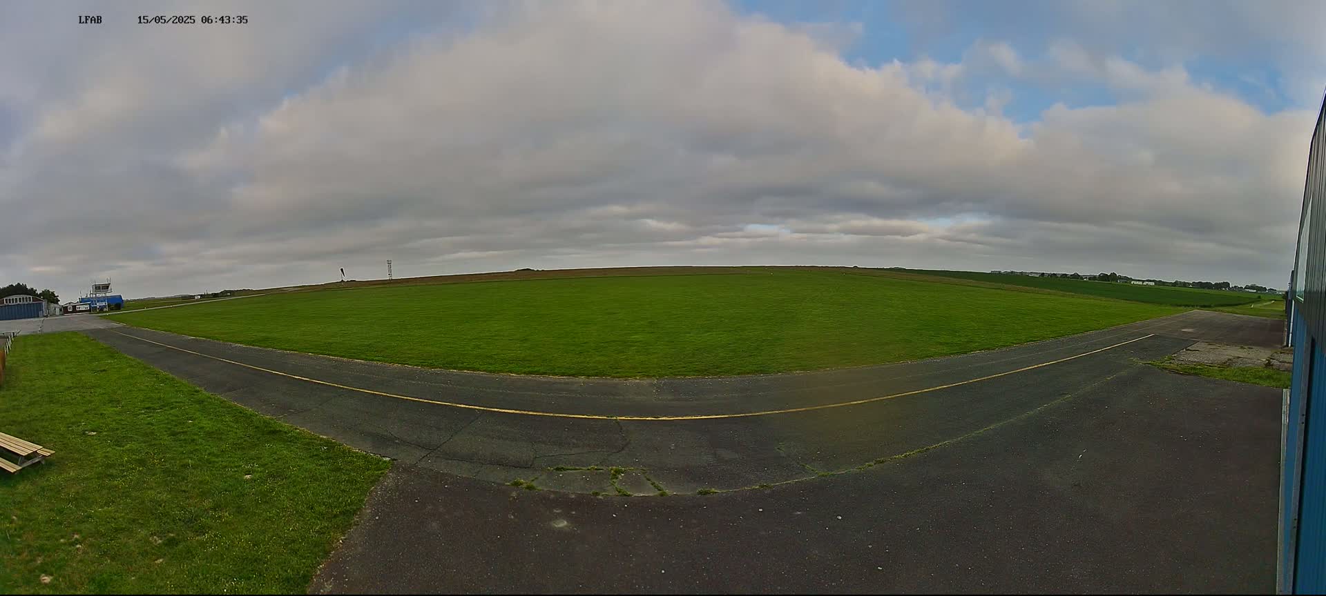  Dieppe Saint Aubin Airport  Live Cam DPE/LFAB - Dieppe, Seine-Maritime, Normandie, France