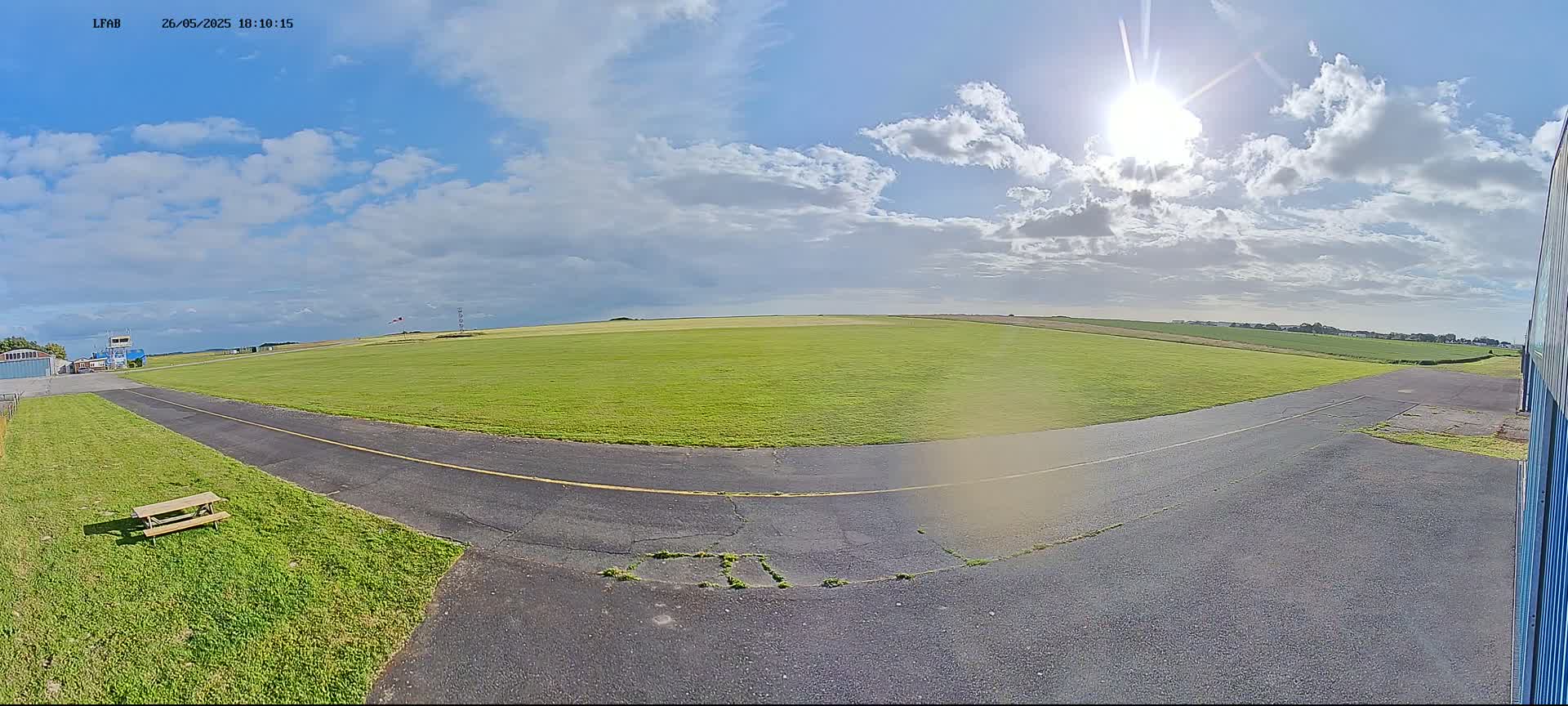 Dieppe Saint Aubin Airport  Live Cam DPE/LFAB - Dieppe, Seine-Maritime, Normandie, France