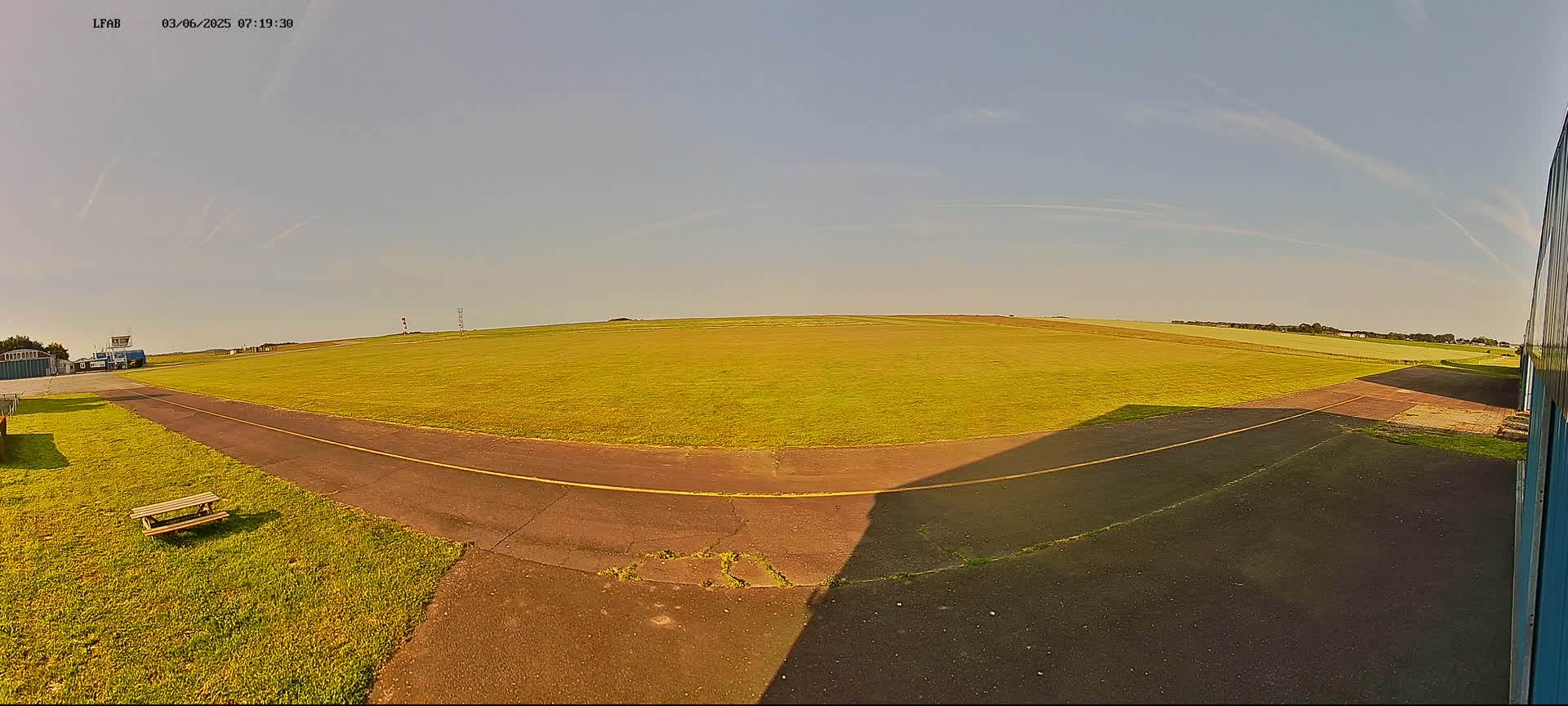  Dieppe Saint Aubin Airport  Live Cam DPE/LFAB - Dieppe, Seine-Maritime, Normandie, France