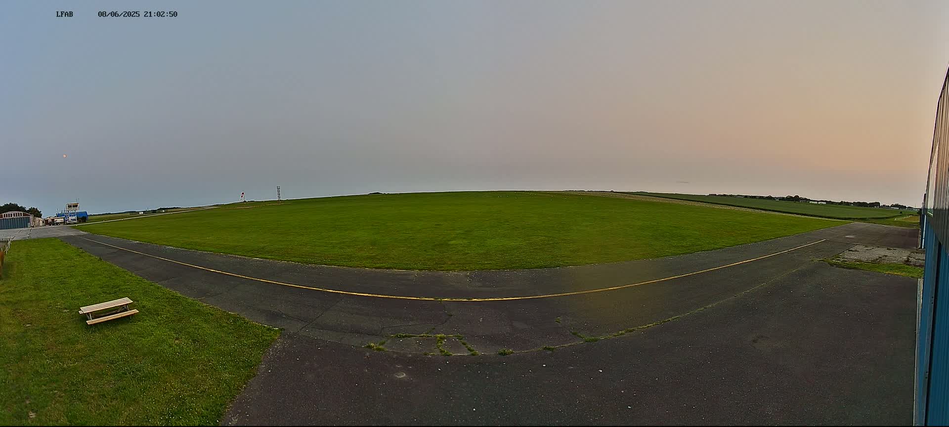  Dieppe Saint Aubin Airport  Live Cam DPE/LFAB - Dieppe, Seine-Maritime, Normandie, France