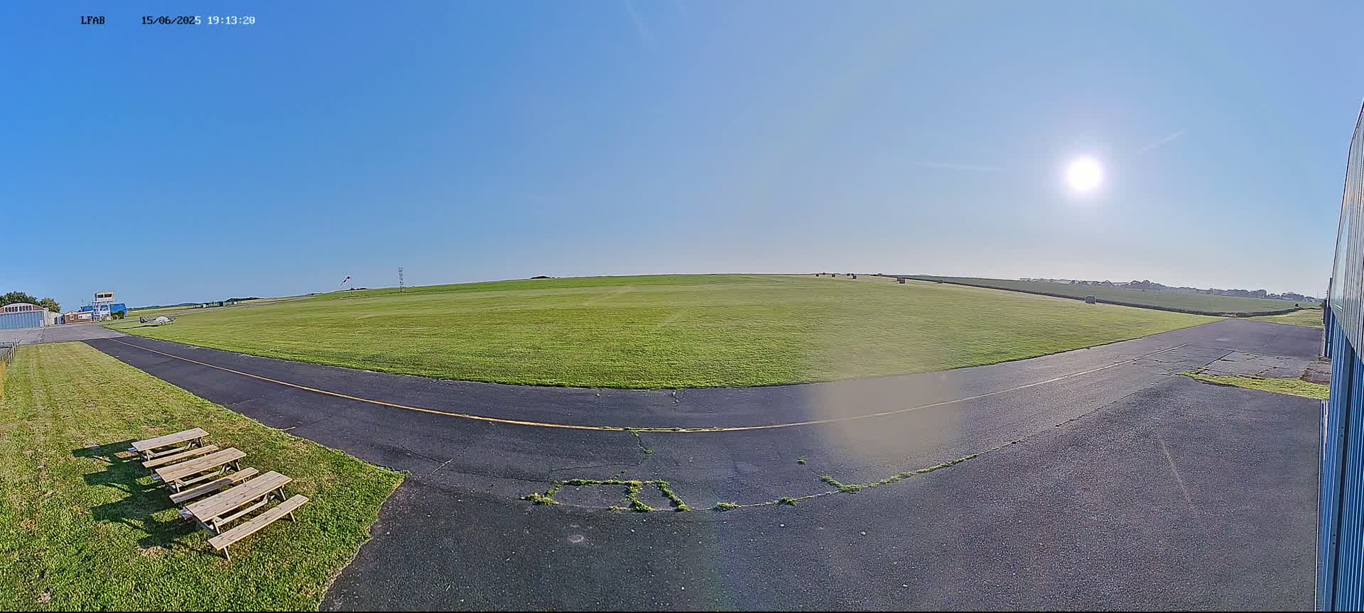 Dieppe Saint Aubin Airport  Live Cam DPE/LFAB - Dieppe, Seine-Maritime, Normandie, France