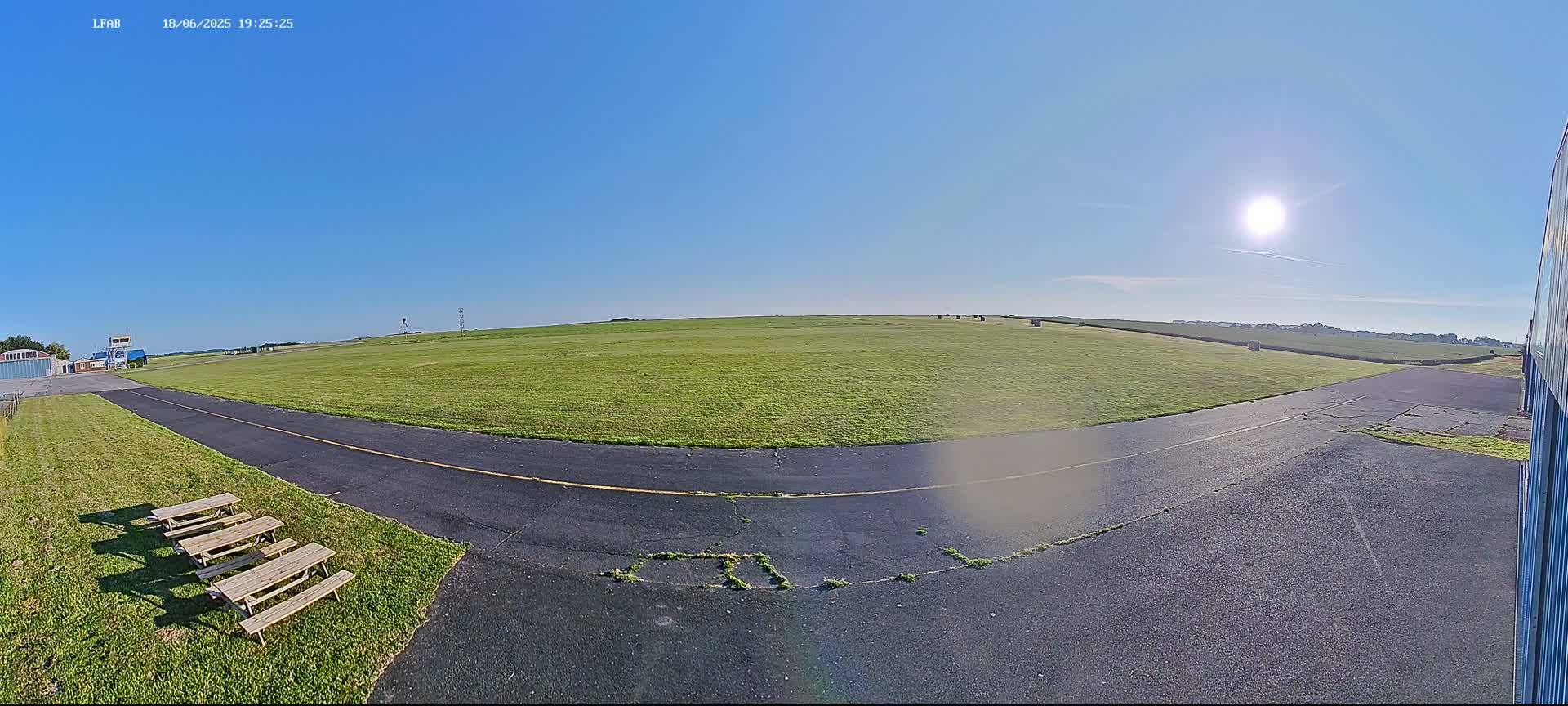 Dieppe Saint Aubin Airport  Live Cam DPE/LFAB - Dieppe, Seine-Maritime, Normandie, France