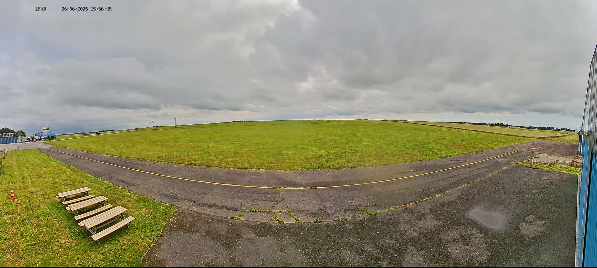 Dieppe Saint Aubin Airport  Live Cam DPE/LFAB - Dieppe, Seine-Maritime, Normandie, France