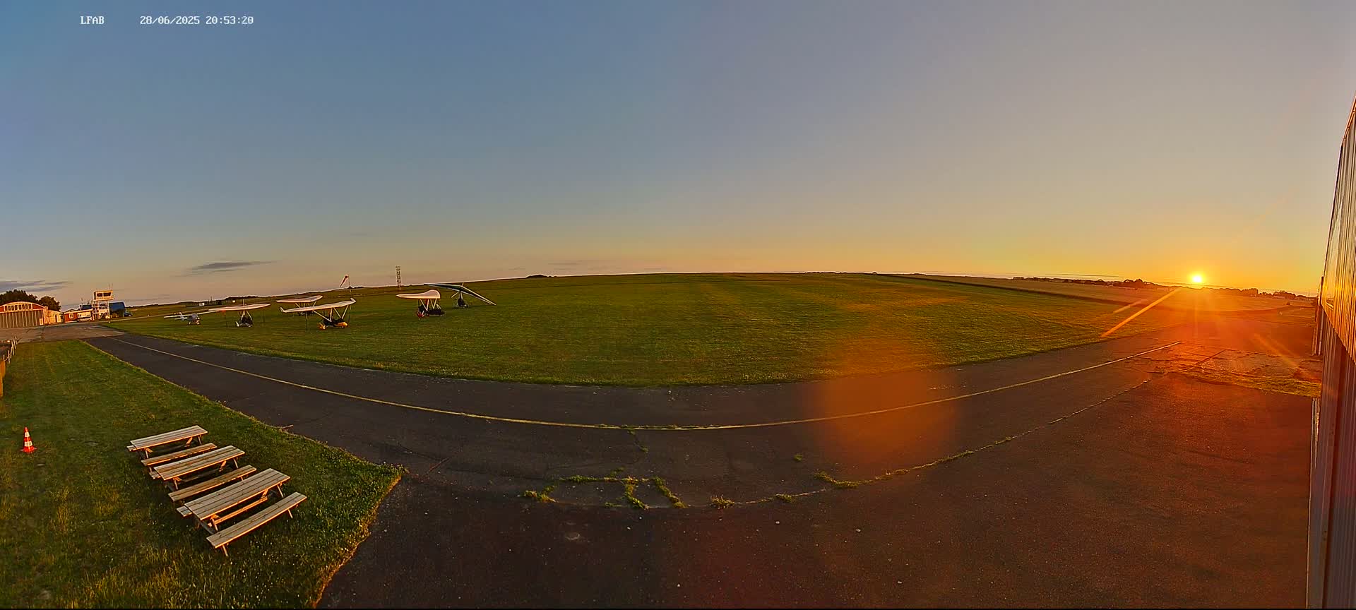 Dieppe Saint Aubin Airport  Live Cam DPE/LFAB - Dieppe, Seine-Maritime, Normandie, France