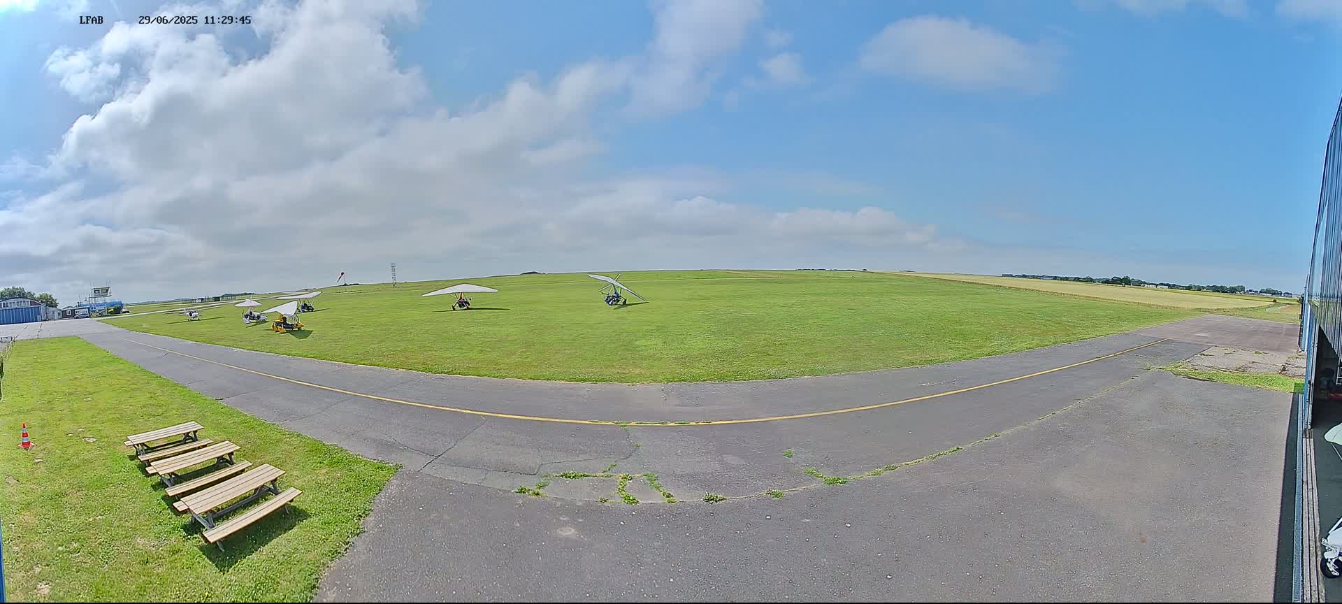 Dieppe Saint Aubin Airport  Live Cam DPE/LFAB - Dieppe, Seine-Maritime, Normandie, France