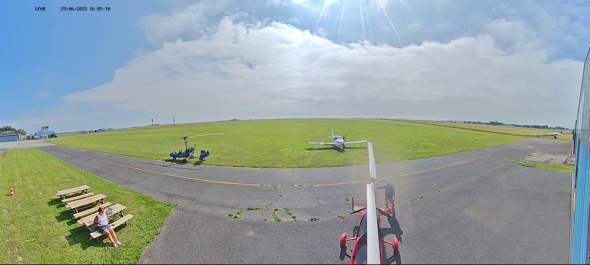 Dieppe Saint Aubin Airport  Live Cam DPE/LFAB - Dieppe, Seine-Maritime, Normandie, France