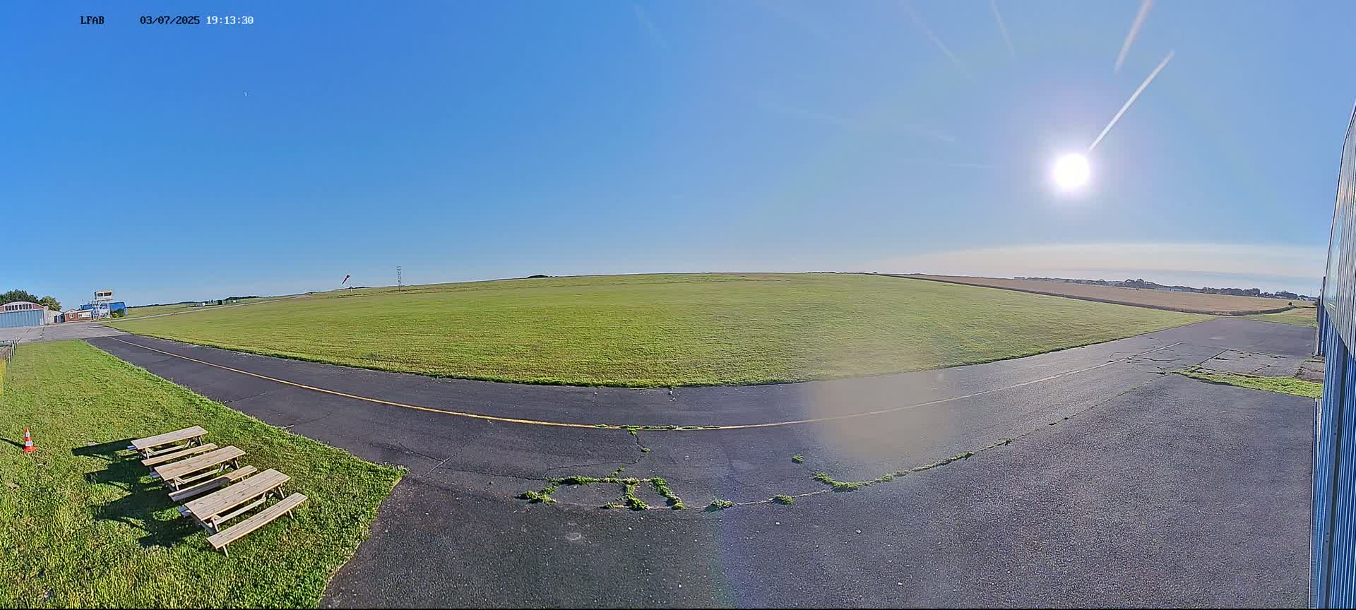 Dieppe Saint Aubin Airport  Live Cam DPE/LFAB - Dieppe, Seine-Maritime, Normandie, France