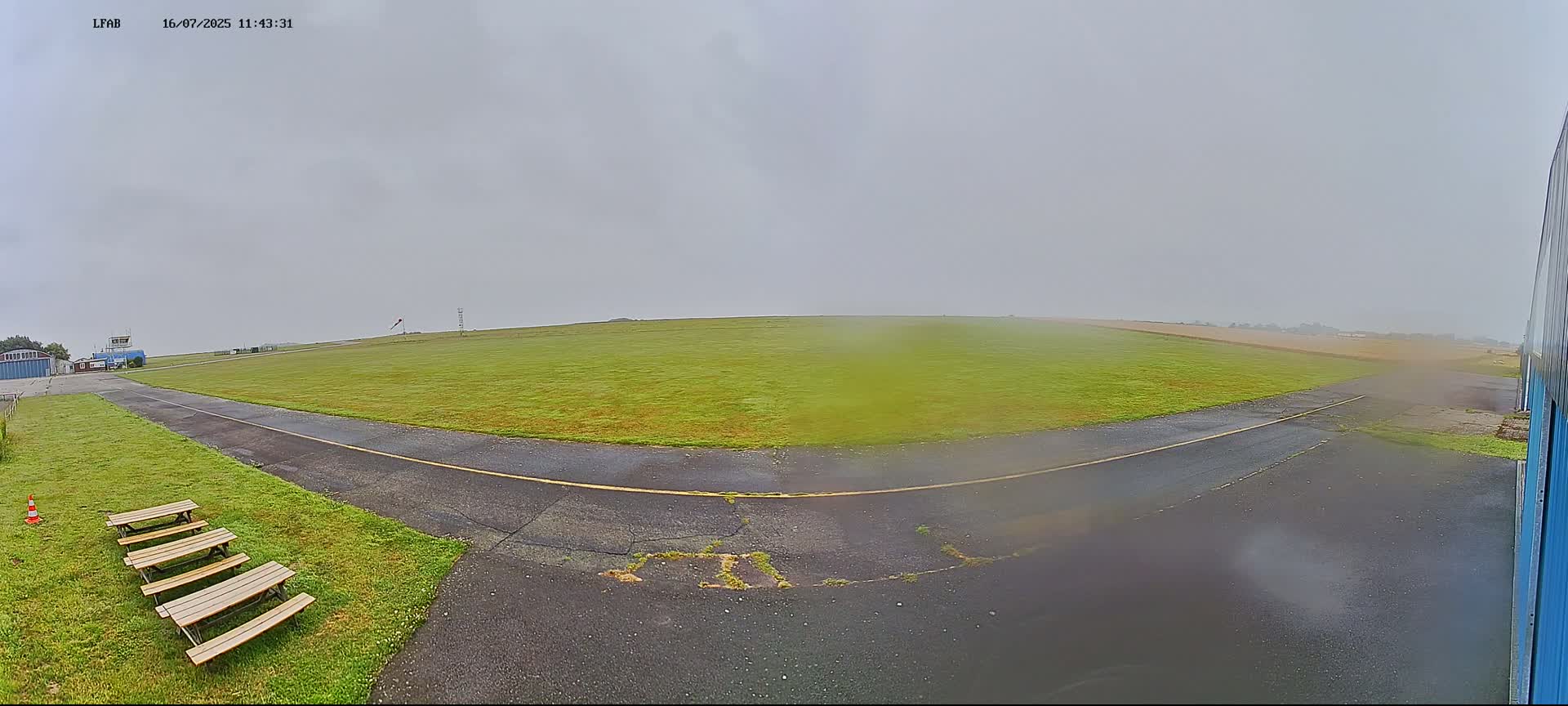 Dieppe Saint Aubin Airport  Live Cam DPE/LFAB - Dieppe, Seine-Maritime, Normandie, France