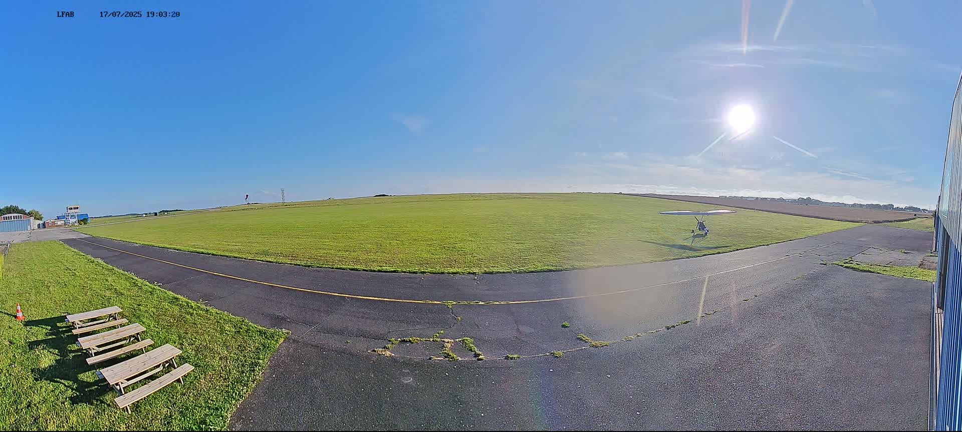 Dieppe Saint Aubin Airport  Live Cam DPE/LFAB - Dieppe, Seine-Maritime, Normandie, France