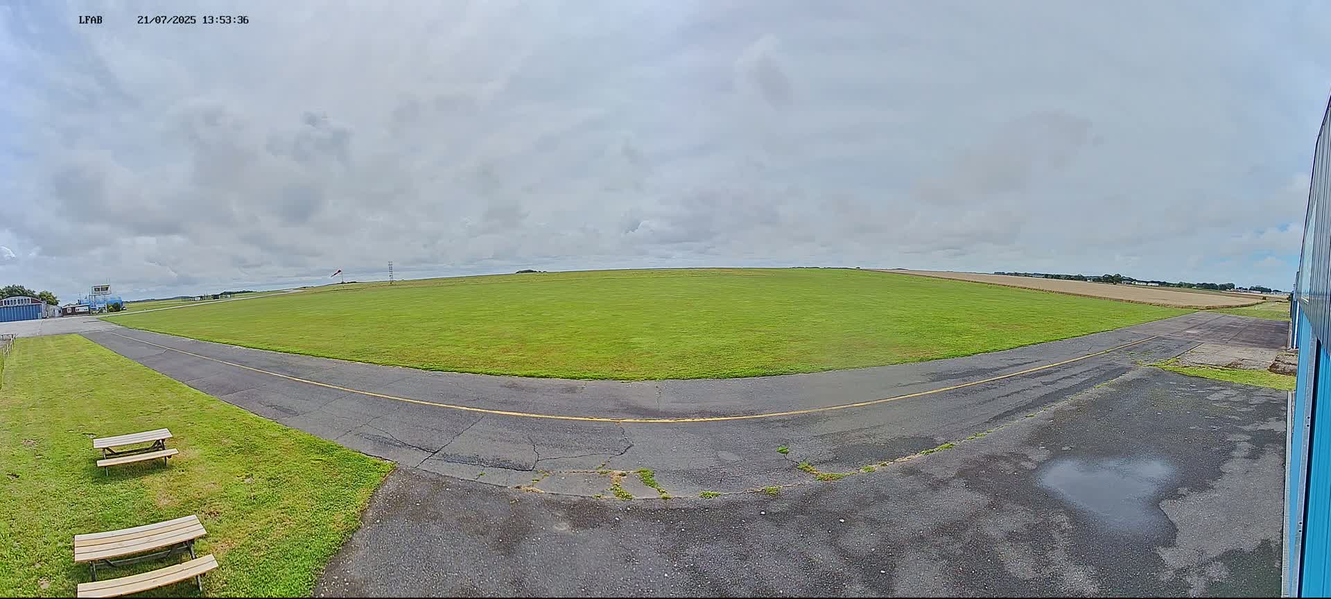 Dieppe Saint Aubin Airport  Live Cam DPE/LFAB - Dieppe, Seine-Maritime, Normandie, France