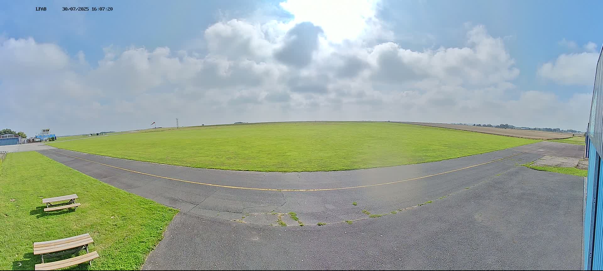 Dieppe Saint Aubin Airport  Live Cam DPE/LFAB - Dieppe, Seine-Maritime, Normandie, France