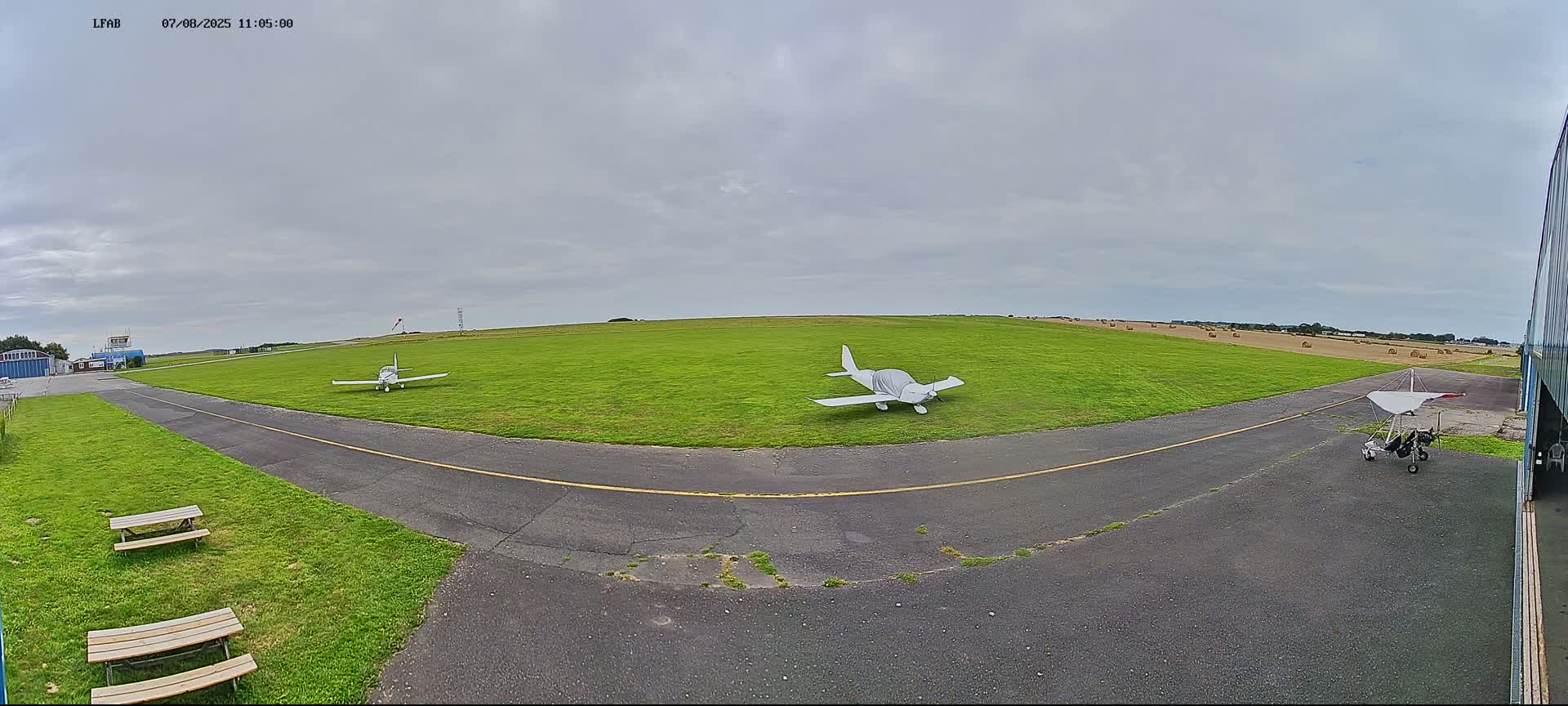 Dieppe Saint Aubin Airport  Live Cam DPE/LFAB - Dieppe, Seine-Maritime, Normandie, France