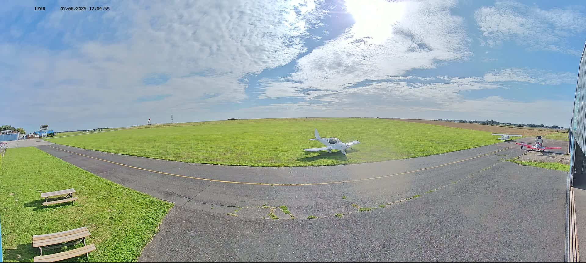 Dieppe Saint Aubin Airport  Live Cam DPE/LFAB - Dieppe, Seine-Maritime, Normandie, France
