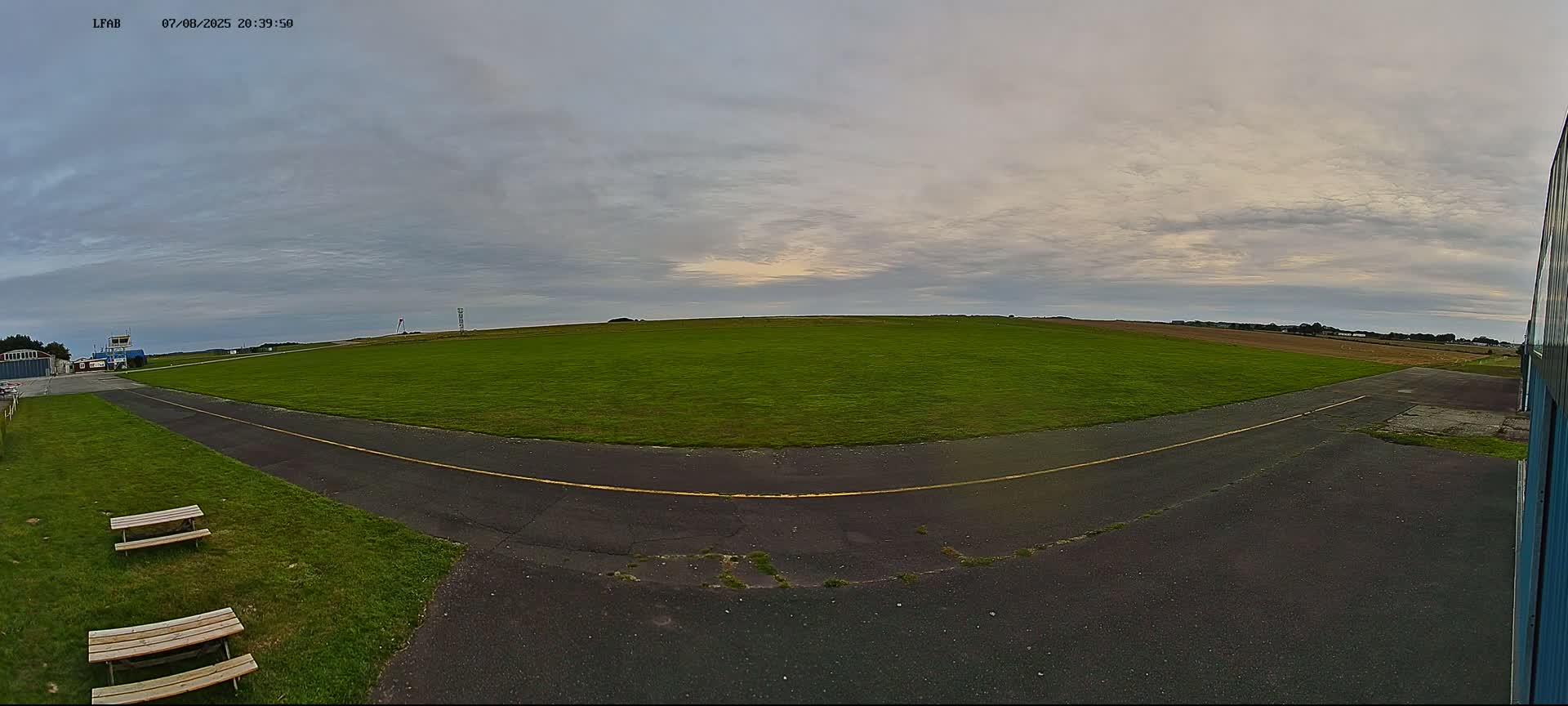 Dieppe Saint Aubin Airport  Live Cam DPE/LFAB - Dieppe, Seine-Maritime, Normandie, France
