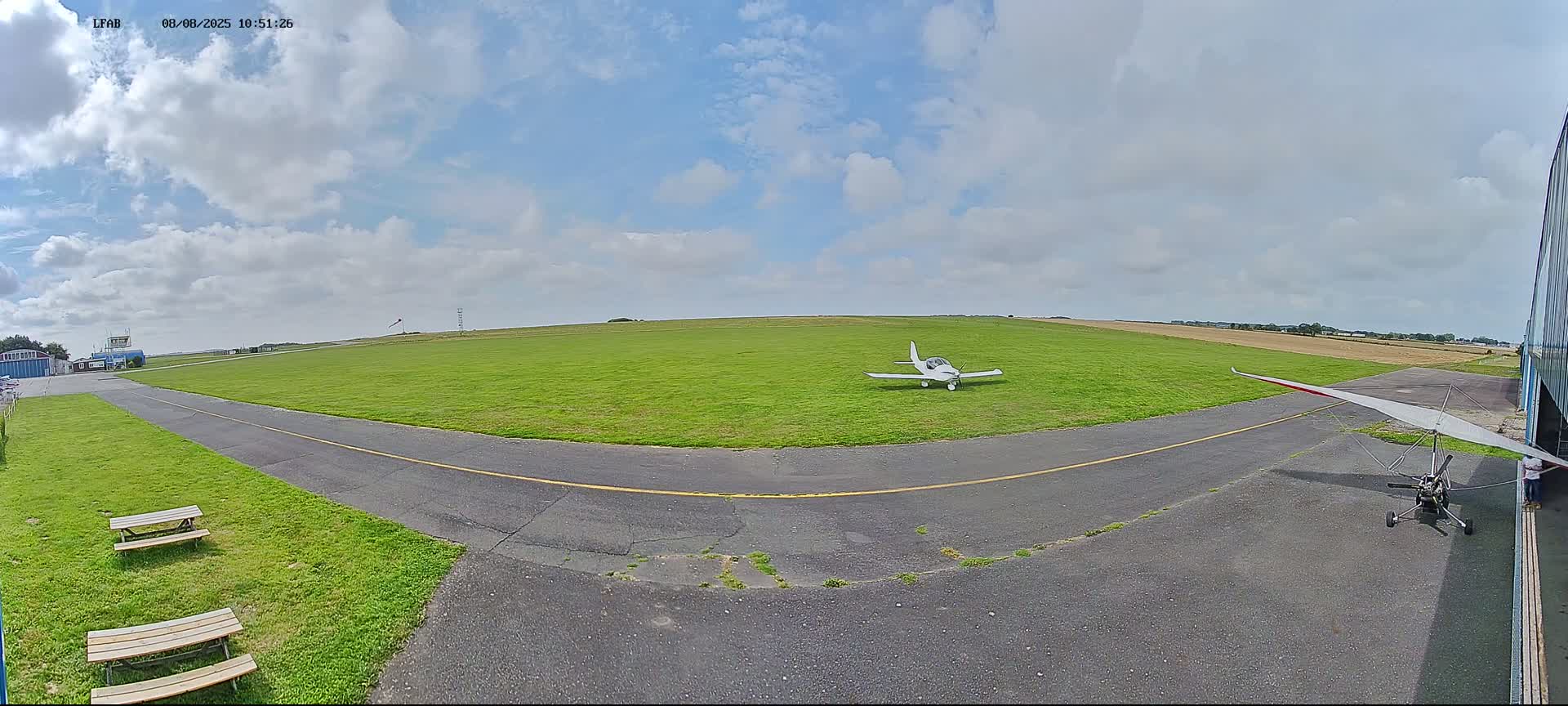 Dieppe Saint Aubin Airport  Live Cam DPE/LFAB - Dieppe, Seine-Maritime, Normandie, France