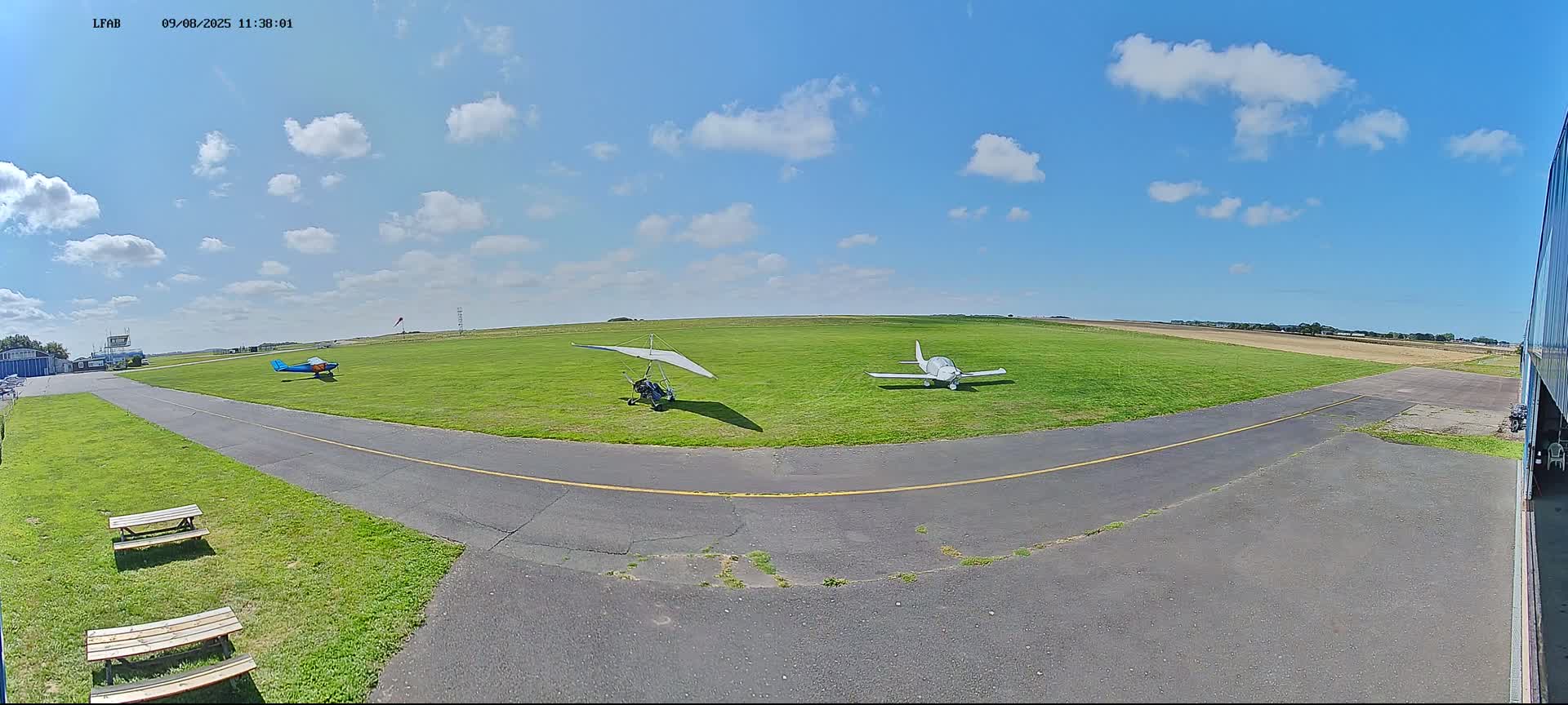 Dieppe Saint Aubin Airport  Live Cam DPE/LFAB - Dieppe, Seine-Maritime, Normandie, France
