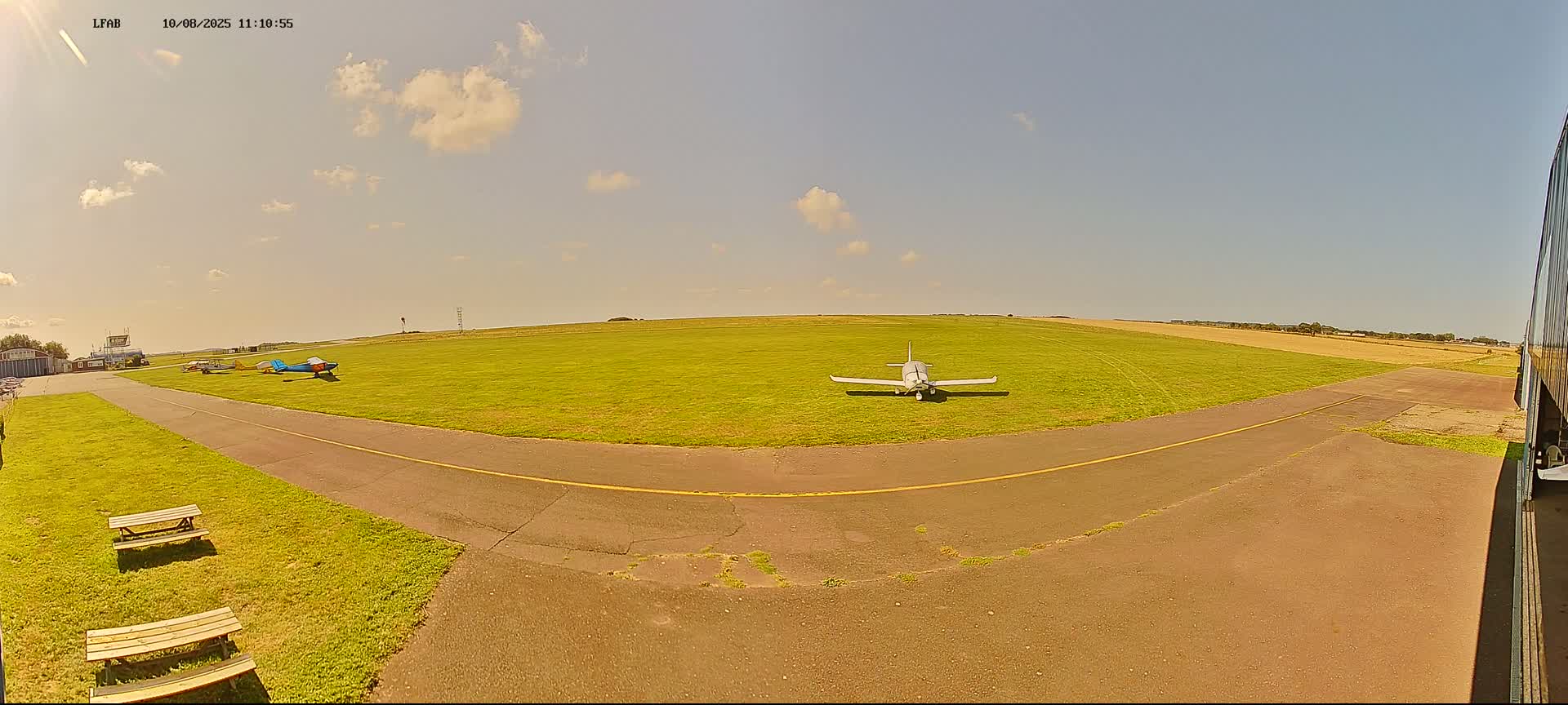 Dieppe Saint Aubin Airport  Live Cam DPE/LFAB - Dieppe, Seine-Maritime, Normandie, France