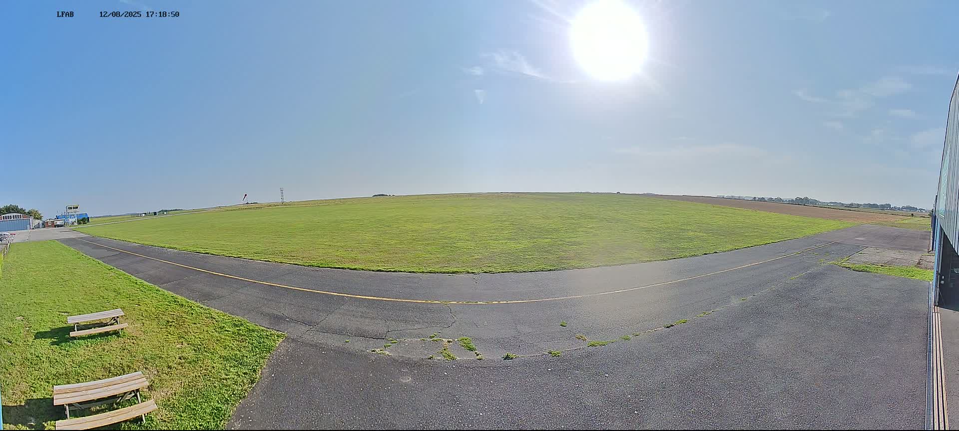 Dieppe Saint Aubin Airport  Live Cam DPE/LFAB - Dieppe, Seine-Maritime, Normandie, France