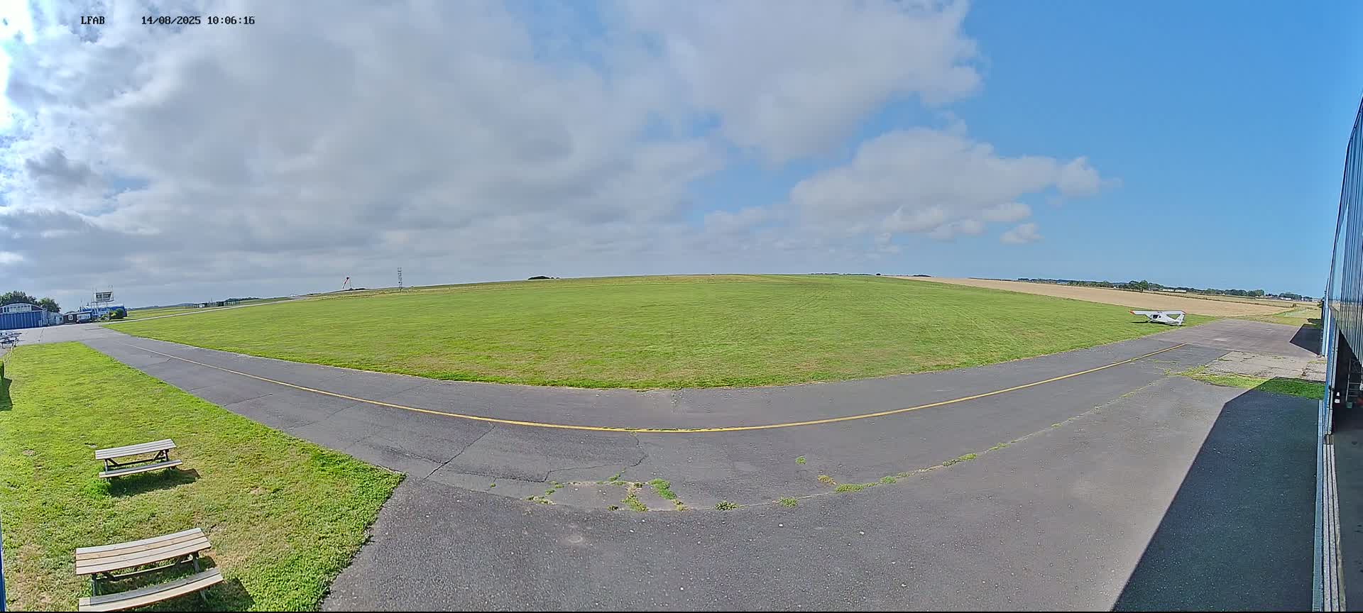 Dieppe Saint Aubin Airport  Live Cam DPE/LFAB - Dieppe, Seine-Maritime, Normandie, France