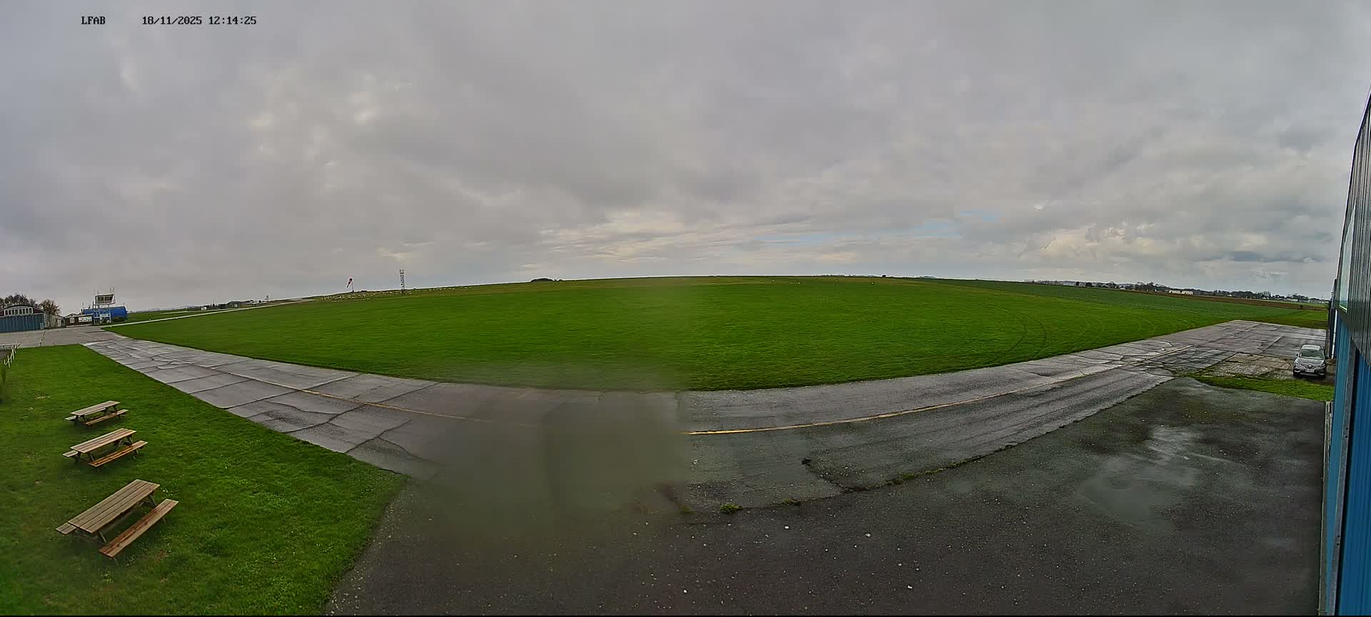 Dieppe Saint Aubin Airport  Live Cam DPE/LFAB - Dieppe, Seine-Maritime, Normandie, France