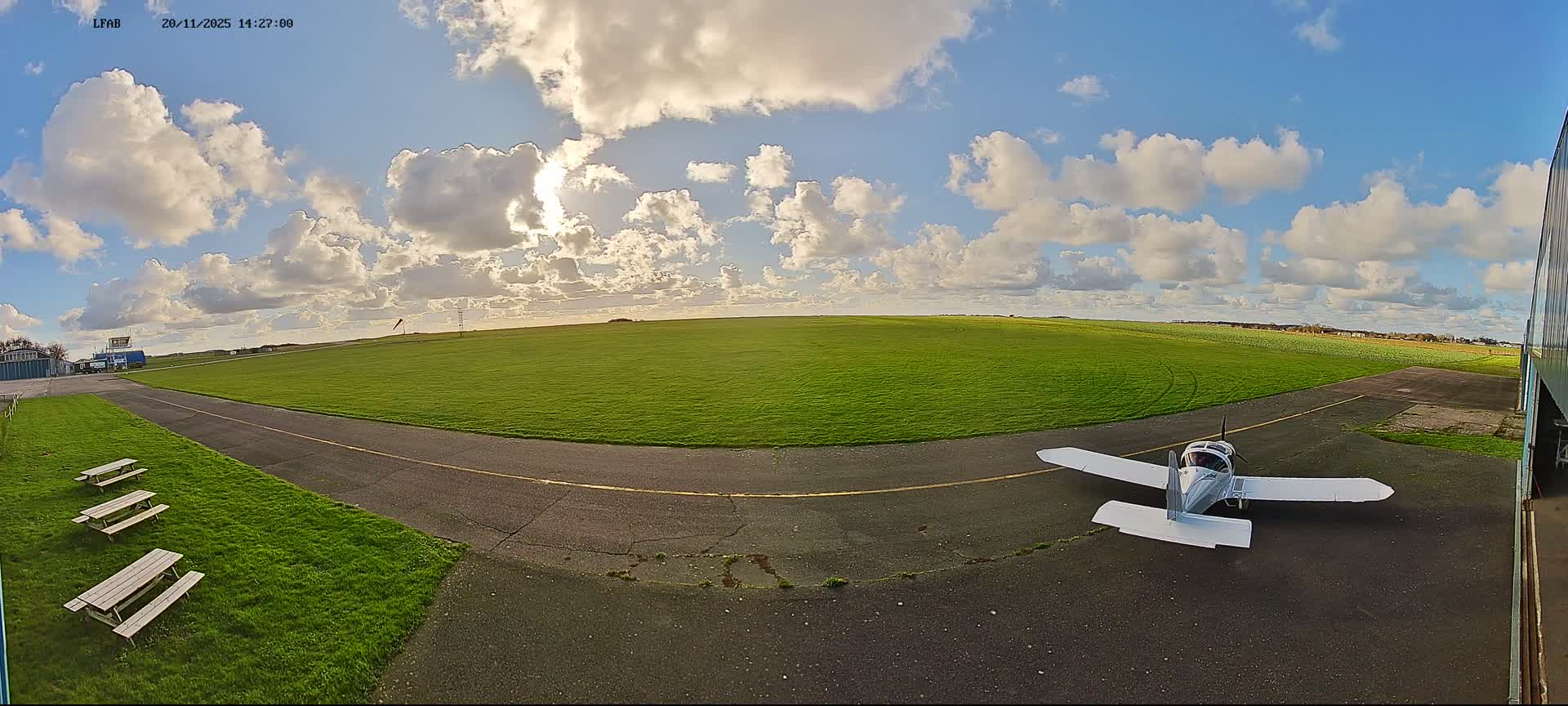 Dieppe Saint Aubin Airport  Live Cam DPE/LFAB - Dieppe, Seine-Maritime, Normandie, France