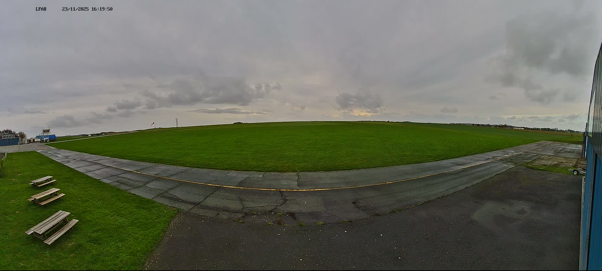 Dieppe Saint Aubin Airport  Live Cam DPE/LFAB - Dieppe, Seine-Maritime, Normandie, France