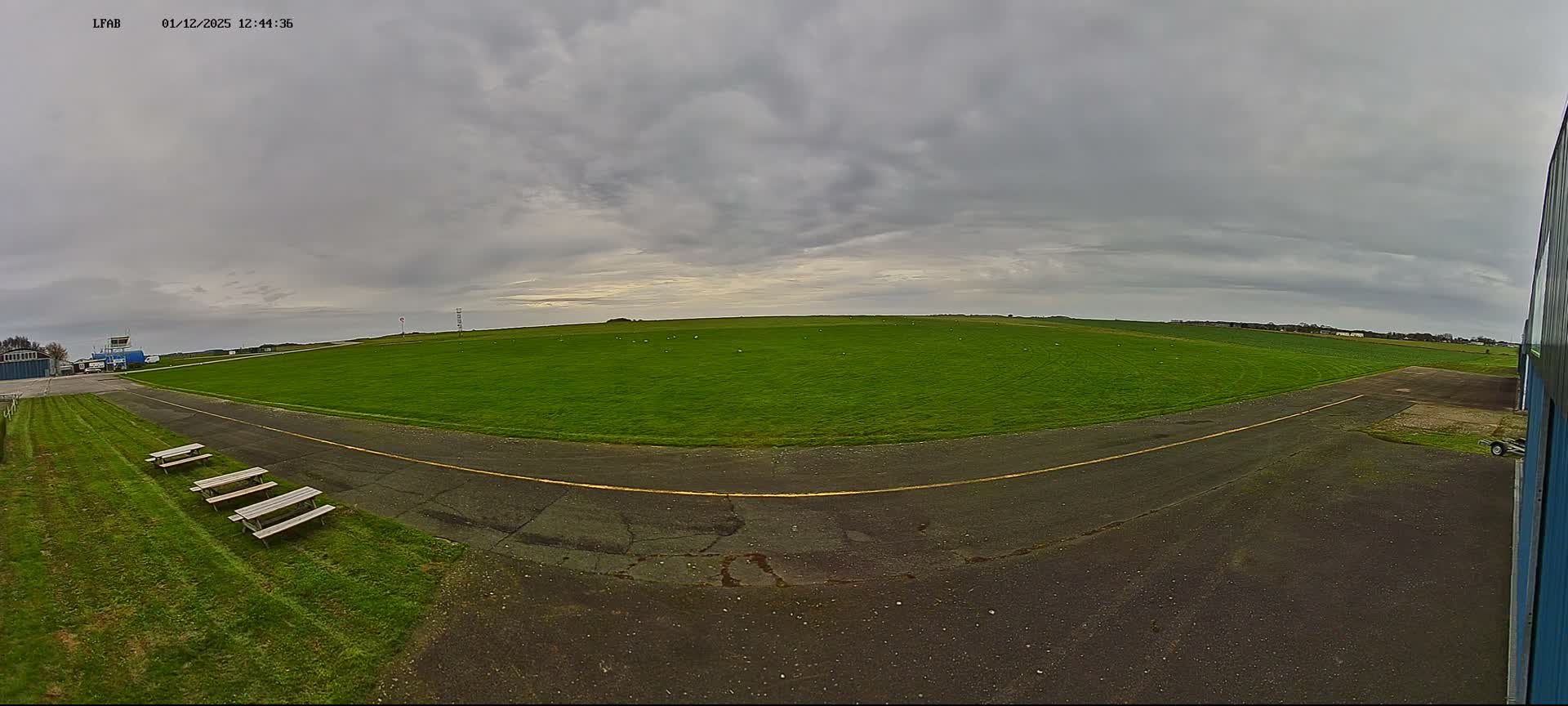 Dieppe Saint Aubin Airport  Live Cam DPE/LFAB - Dieppe, Seine-Maritime, Normandie, France