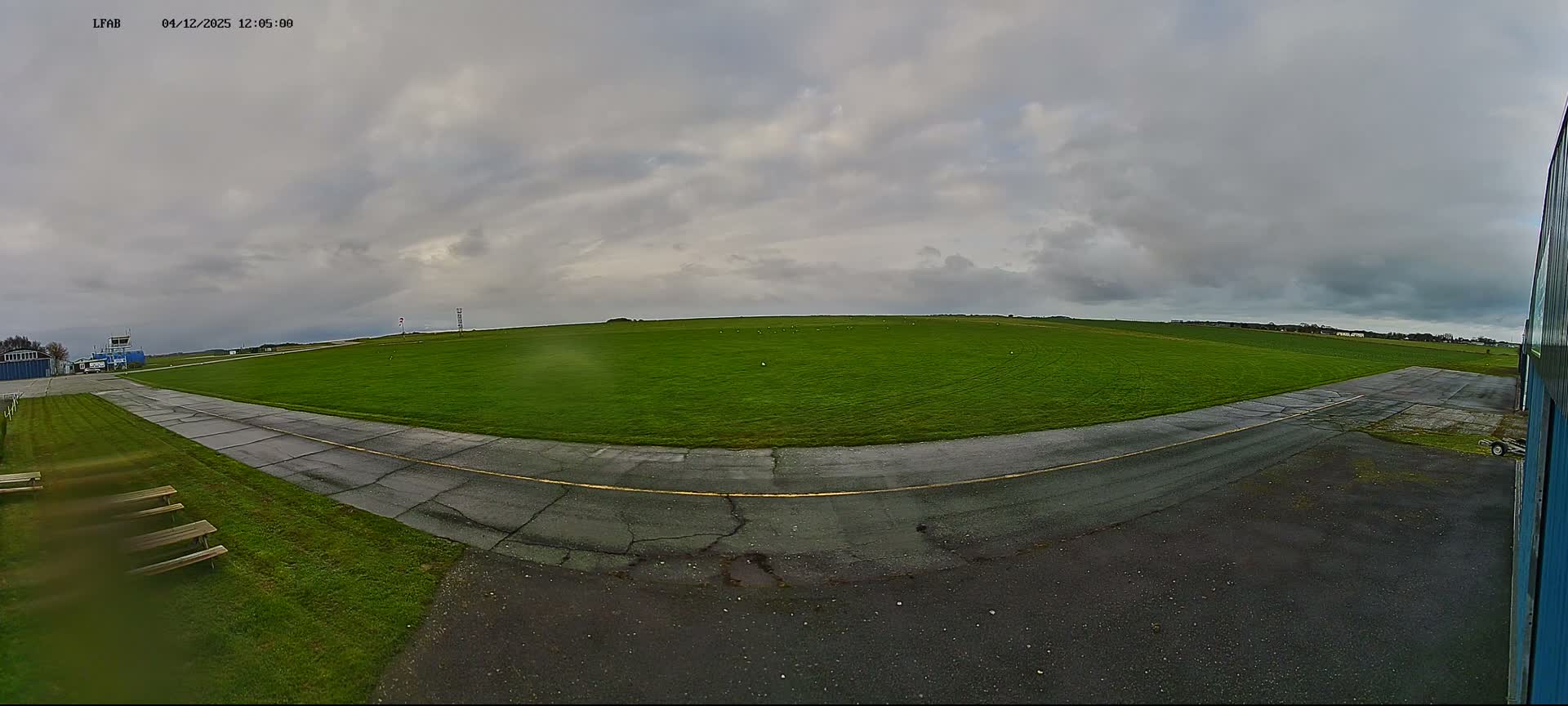 Dieppe Saint Aubin Airport  Live Cam DPE/LFAB - Dieppe, Seine-Maritime, Normandie, France
