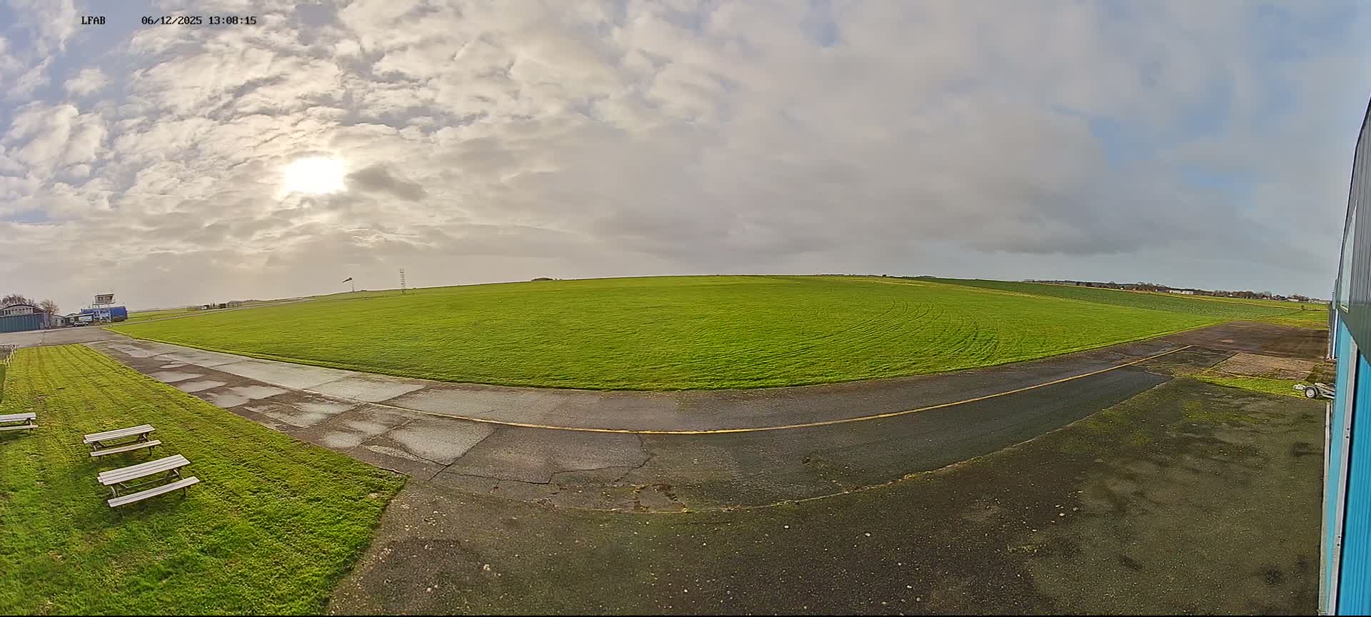 Dieppe Saint Aubin Airport  Live Cam DPE/LFAB - Dieppe, Seine-Maritime, Normandie, France