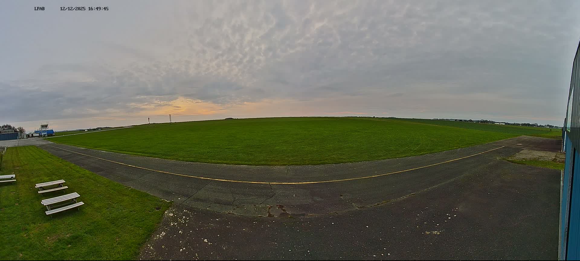 Dieppe Saint Aubin Airport  Live Cam DPE/LFAB - Dieppe, Seine-Maritime, Normandie, France