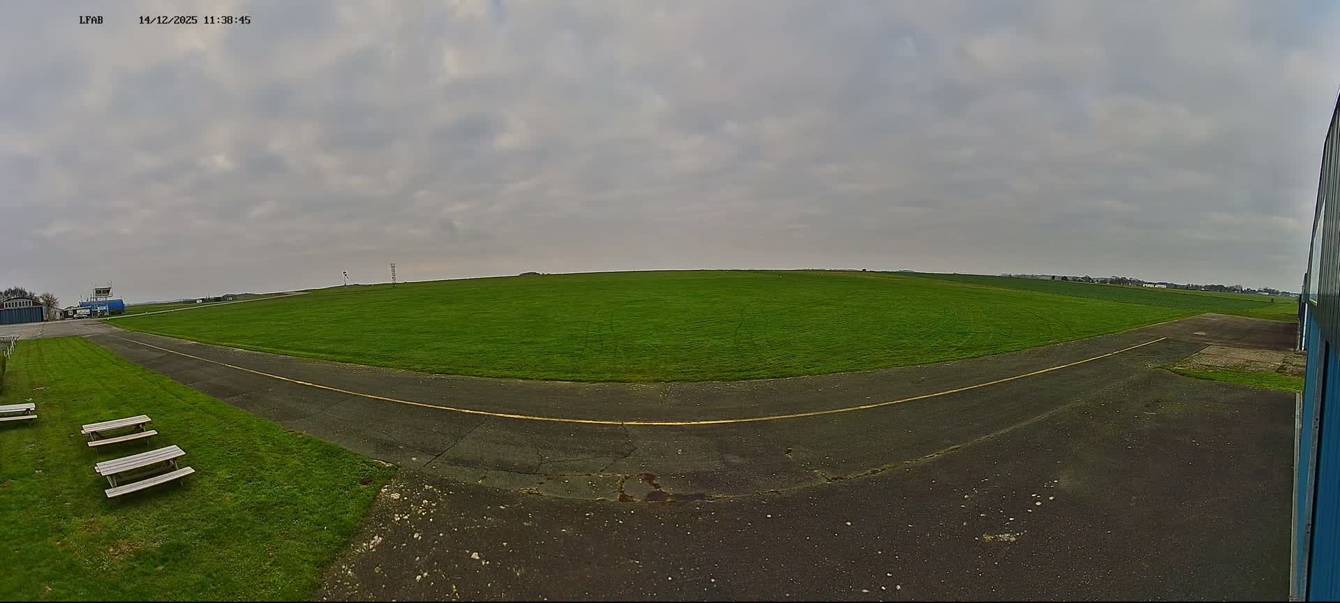 Dieppe Saint Aubin Airport  Live Cam DPE/LFAB - Dieppe, Seine-Maritime, Normandie, France