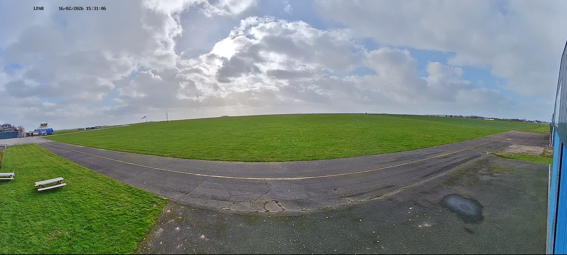 Dieppe Saint Aubin Airport  Live Cam DPE/LFAB - Dieppe, Seine-Maritime, Normandie, France
