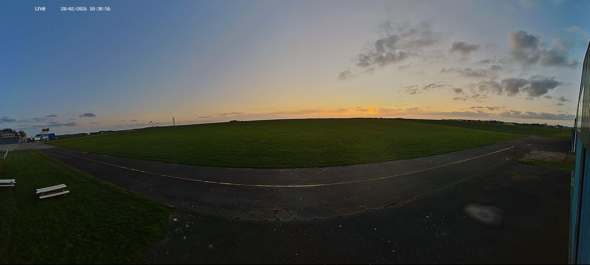 Dieppe Saint Aubin Airport  Live Cam DPE/LFAB - Dieppe, Seine-Maritime, Normandie, France