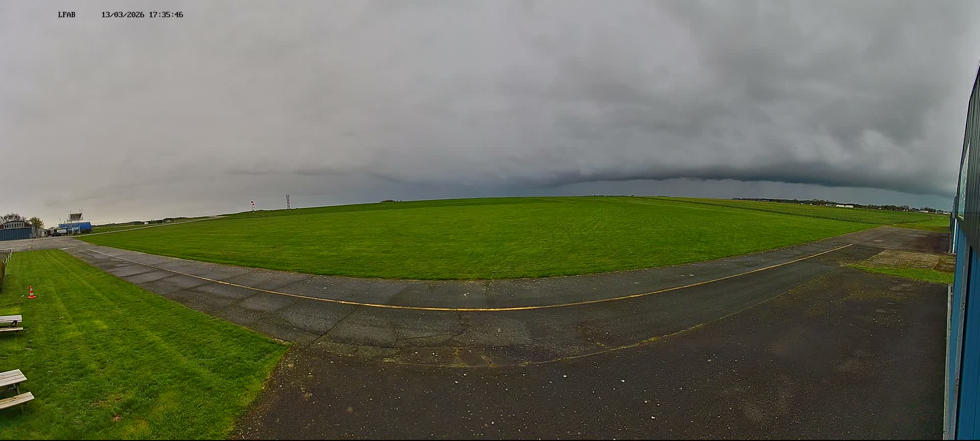 Dieppe Saint Aubin Airport  Live Cam DPE/LFAB - Dieppe, Seine-Maritime, Normandie, France