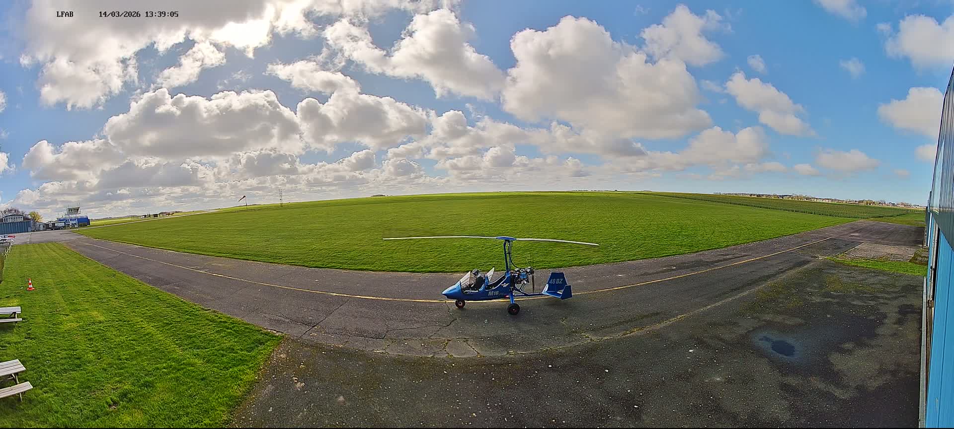 Dieppe Saint Aubin Airport  Live Cam DPE/LFAB - Dieppe, Seine-Maritime, Normandie, France
