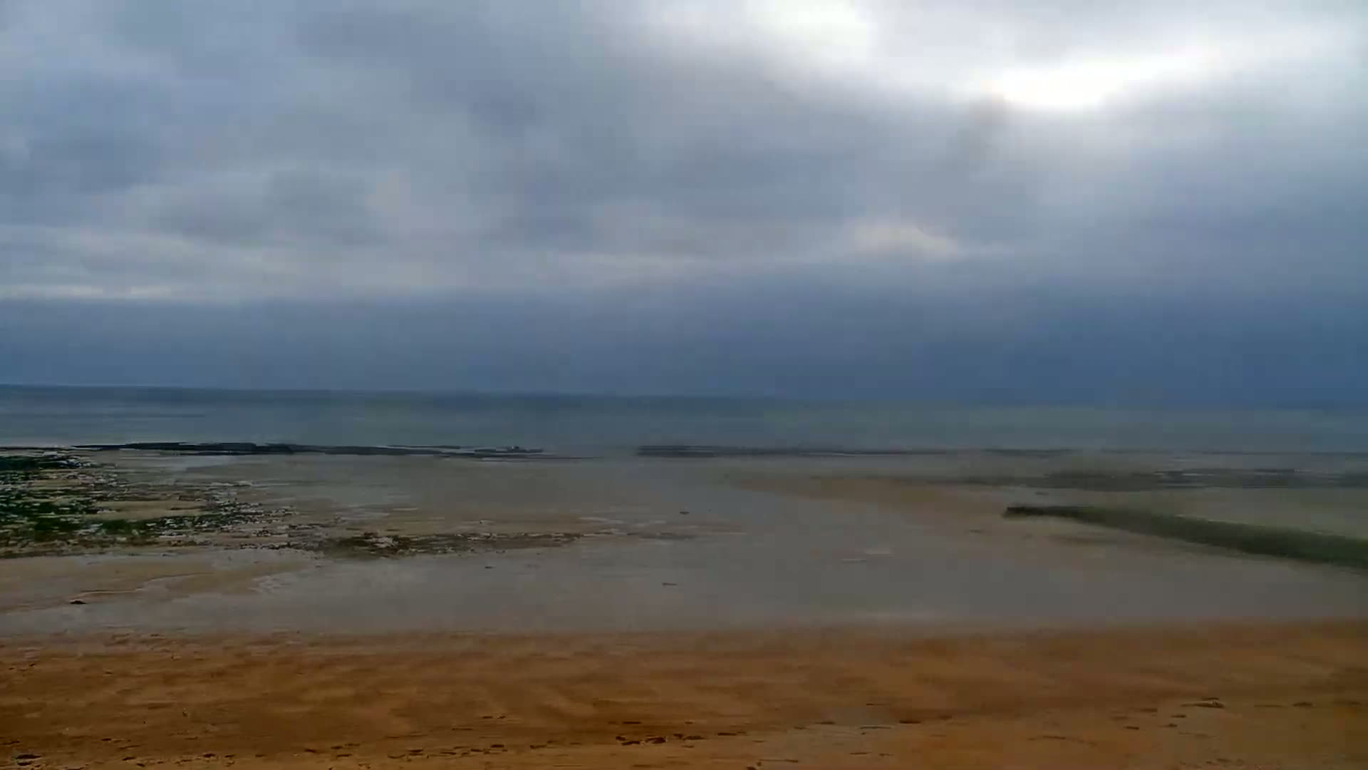 Plage de Langrune-sur-Mer Beach Live Cam - Caen, Calvados, Normandie, France