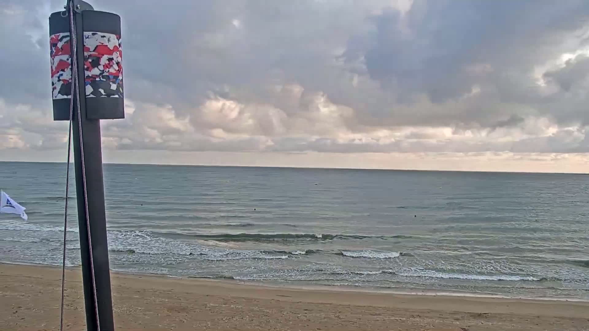 Plage de Langrune-sur-Mer Beach Live Cam - Caen, Calvados, Normandie, France