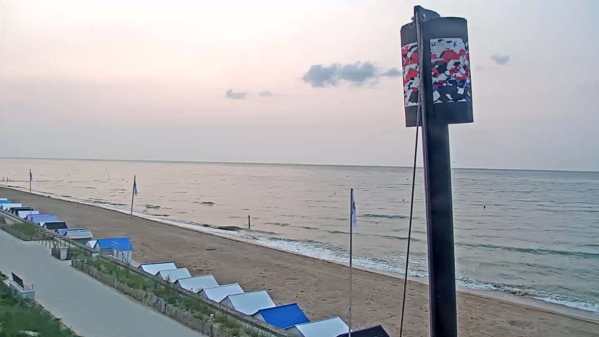 Plage de Langrune-sur-Mer Beach Live Cam - Caen, Calvados, Normandie, France