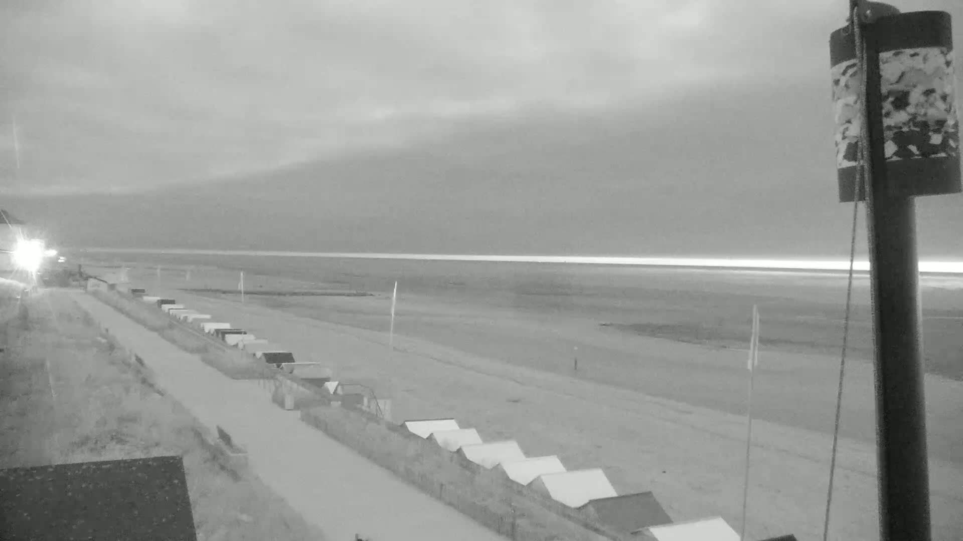 Plage de Langrune-sur-Mer Beach Live Cam - Caen, Calvados, Normandie, France