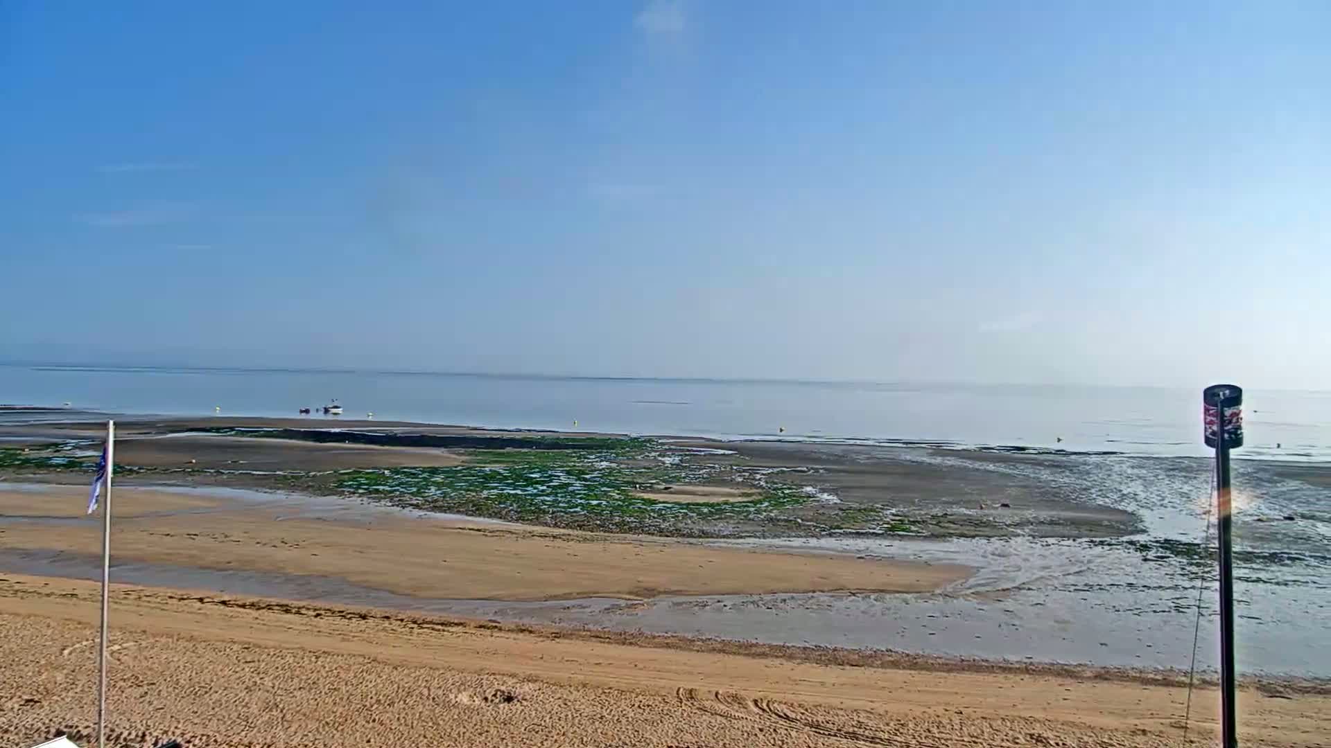 Plage de Langrune-sur-Mer Beach Live Cam - Caen, Calvados, Normandie, France