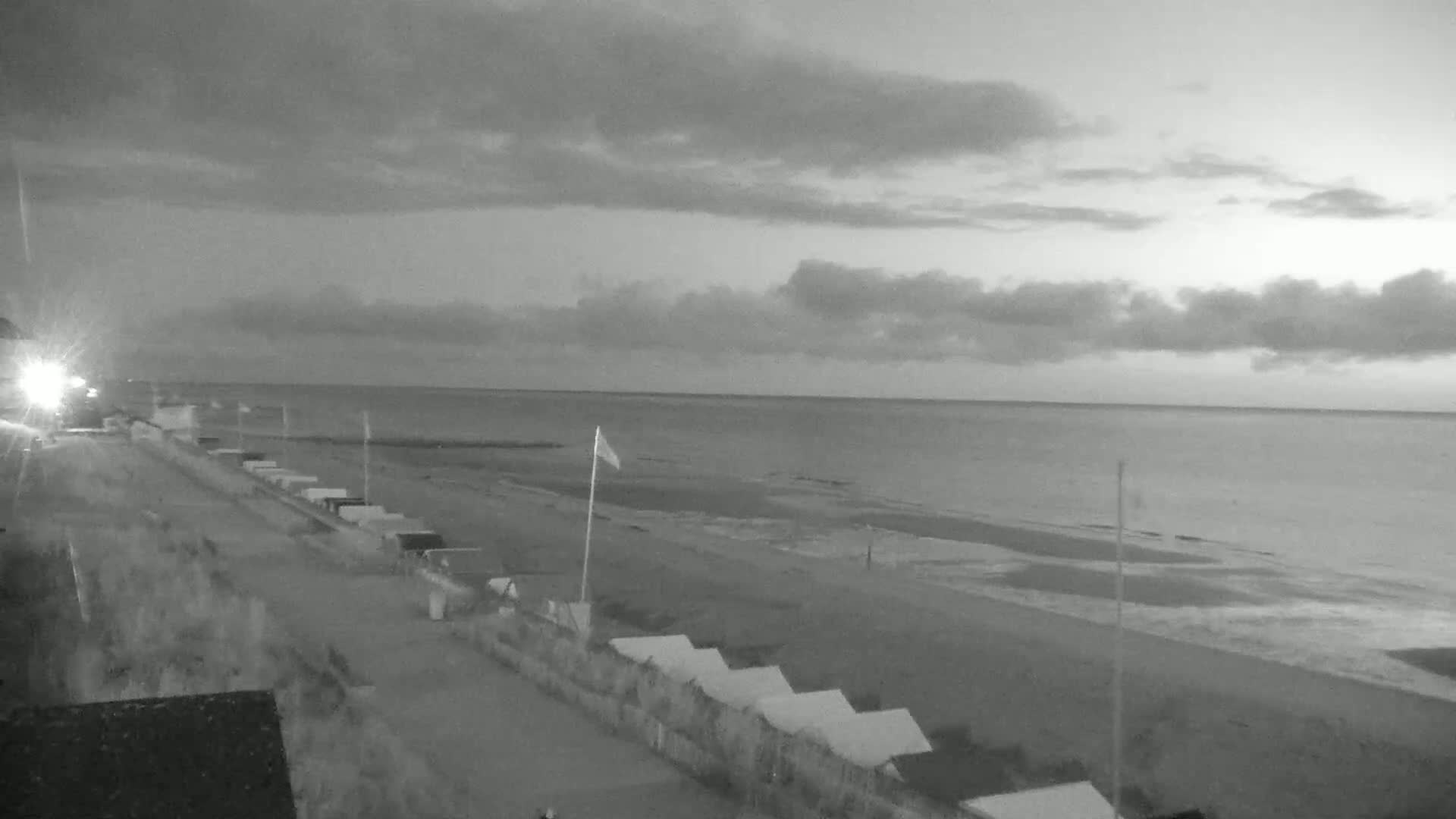 Plage de Langrune-sur-Mer Beach Live Cam - Caen, Calvados, Normandie, France