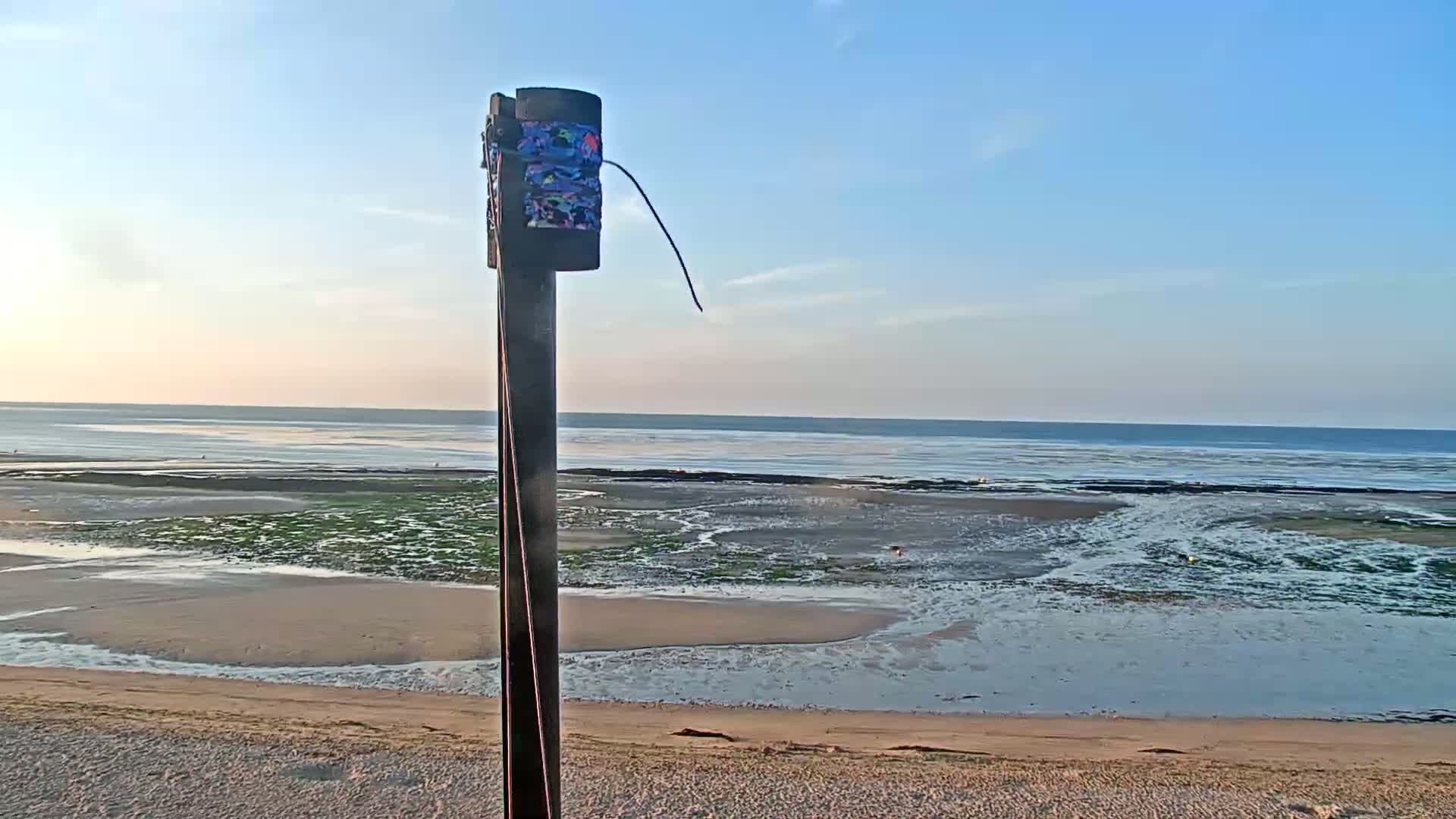 Plage de Langrune-sur-Mer Beach Live Cam - Caen, Calvados, Normandie, France