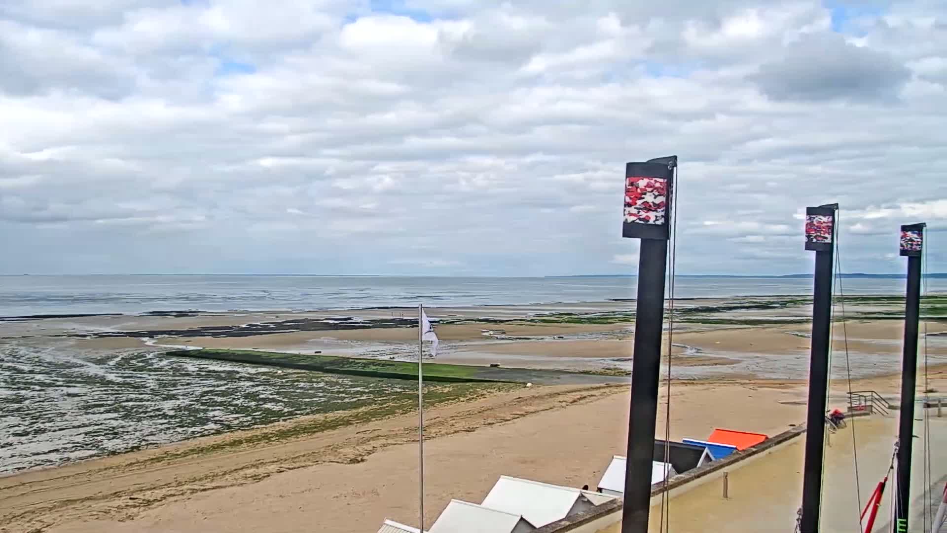Plage de Langrune-sur-Mer Beach Live Cam - Caen, Calvados, Normandie, France